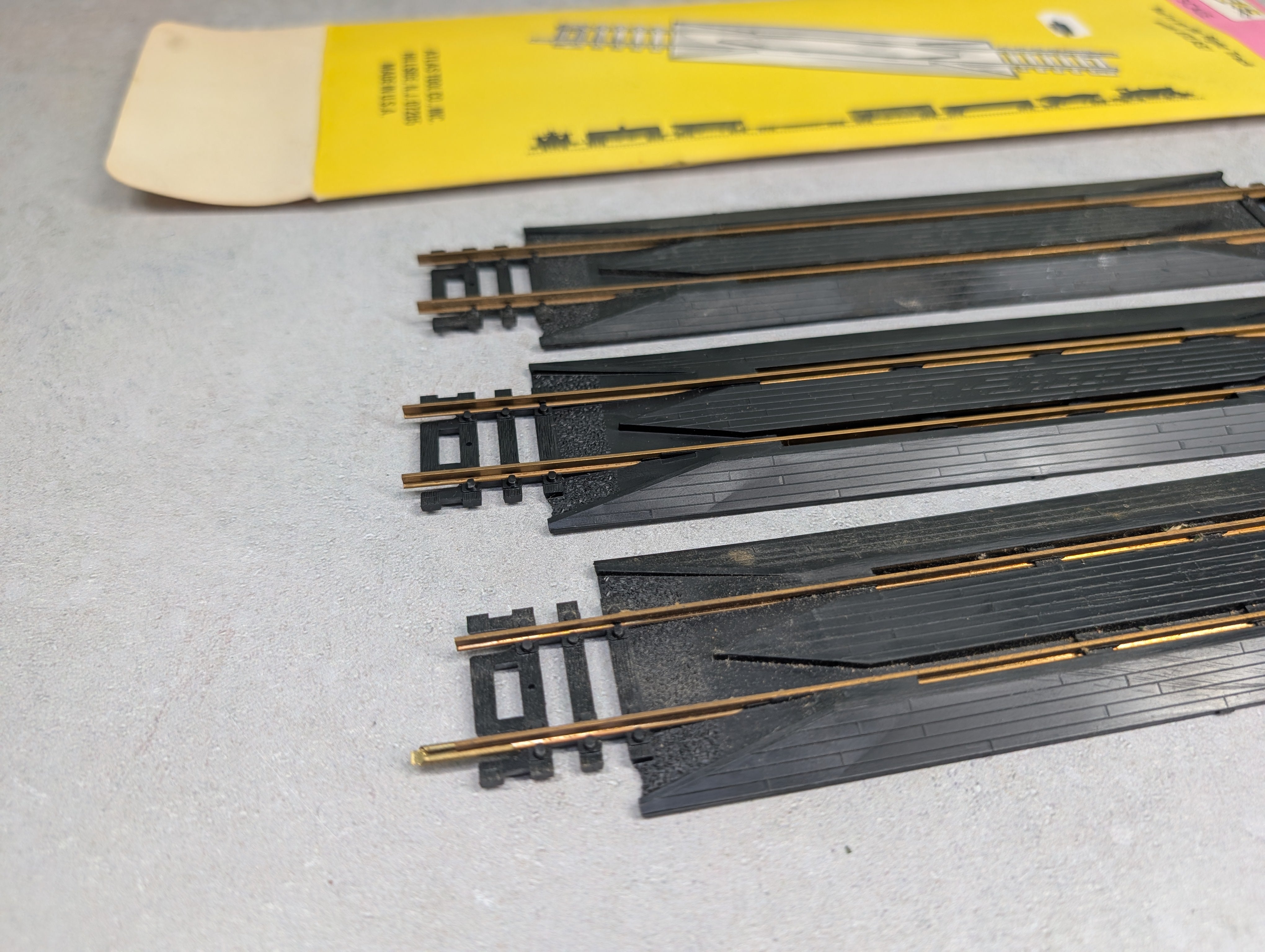 USED Atlas 44 HO Scale Rerailer Track Brass Code 100 (3 pcs)