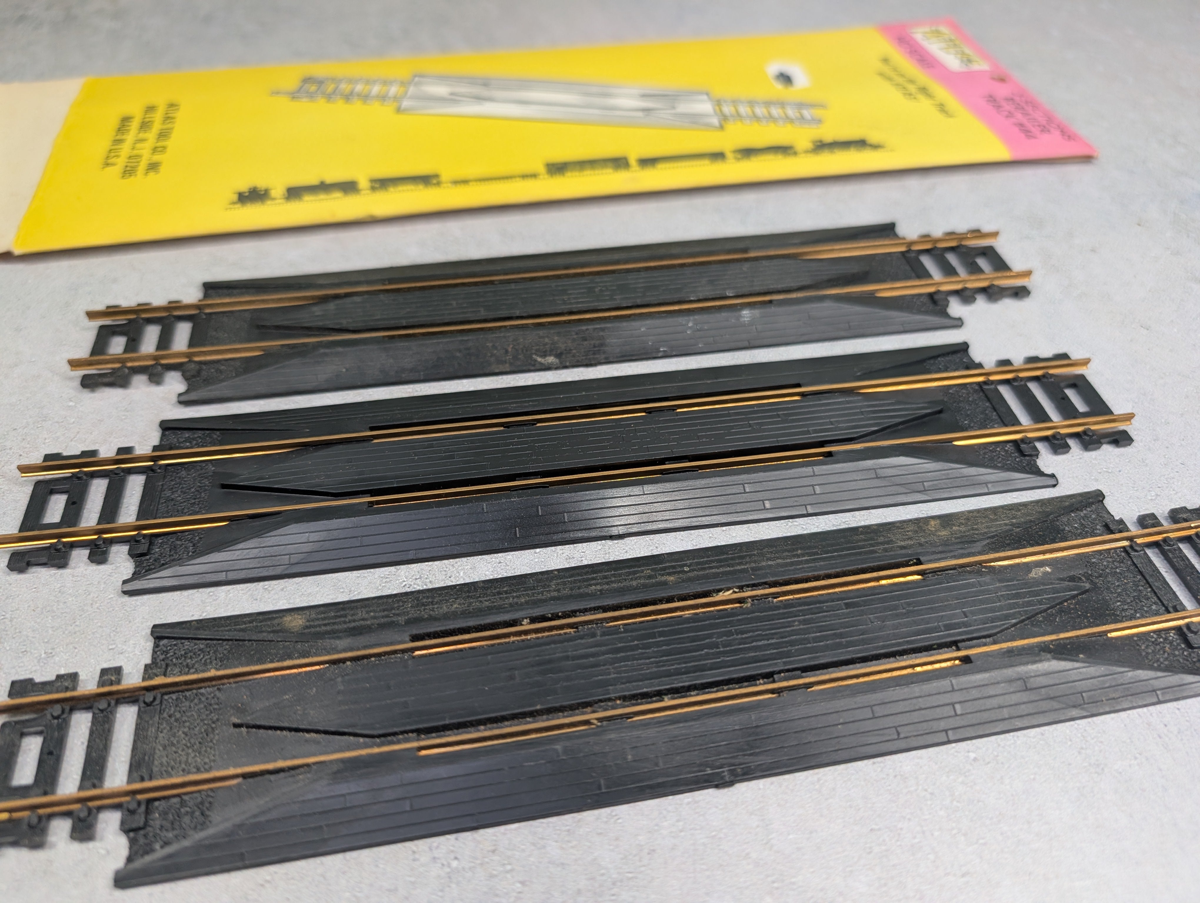 USED Atlas 44 HO Scale Rerailer Track Brass Code 100 (3 pcs)