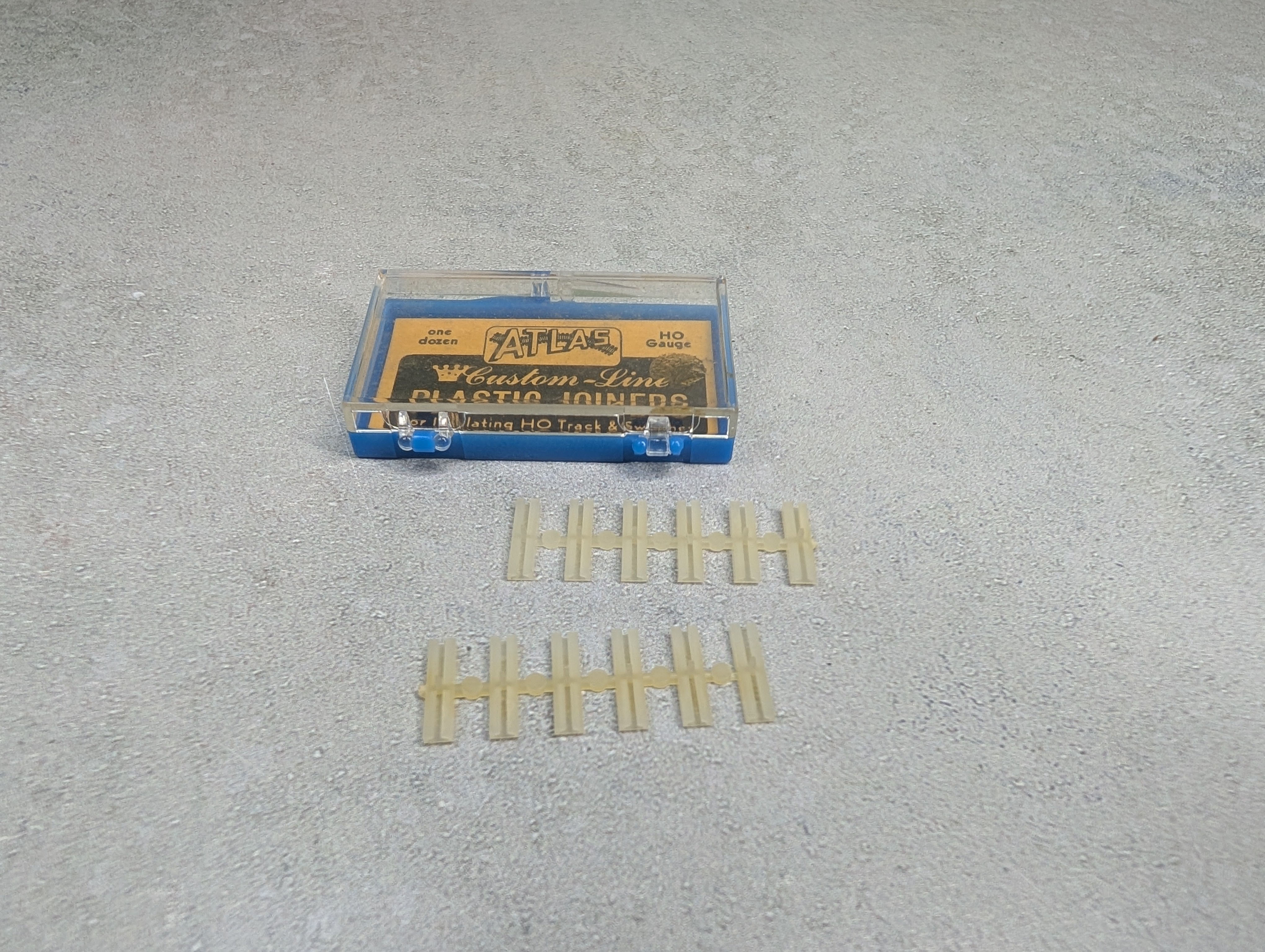 USED Atlas HO Scale Insulated Rail Joiners (12 pcs)