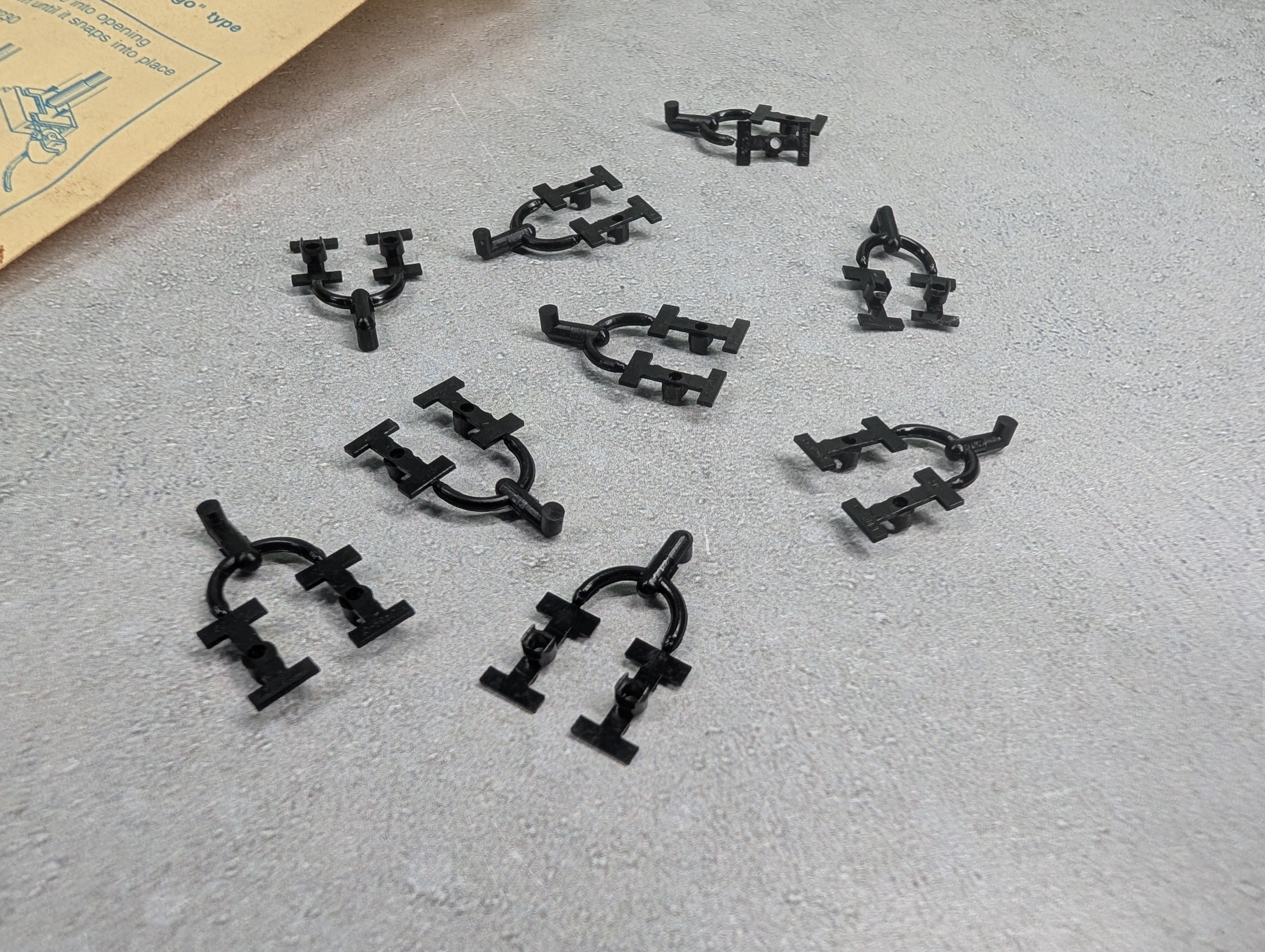 USED Kadee 212 HO Scale Talgo Truck Adaptors (Open Pack) (18 pcs)