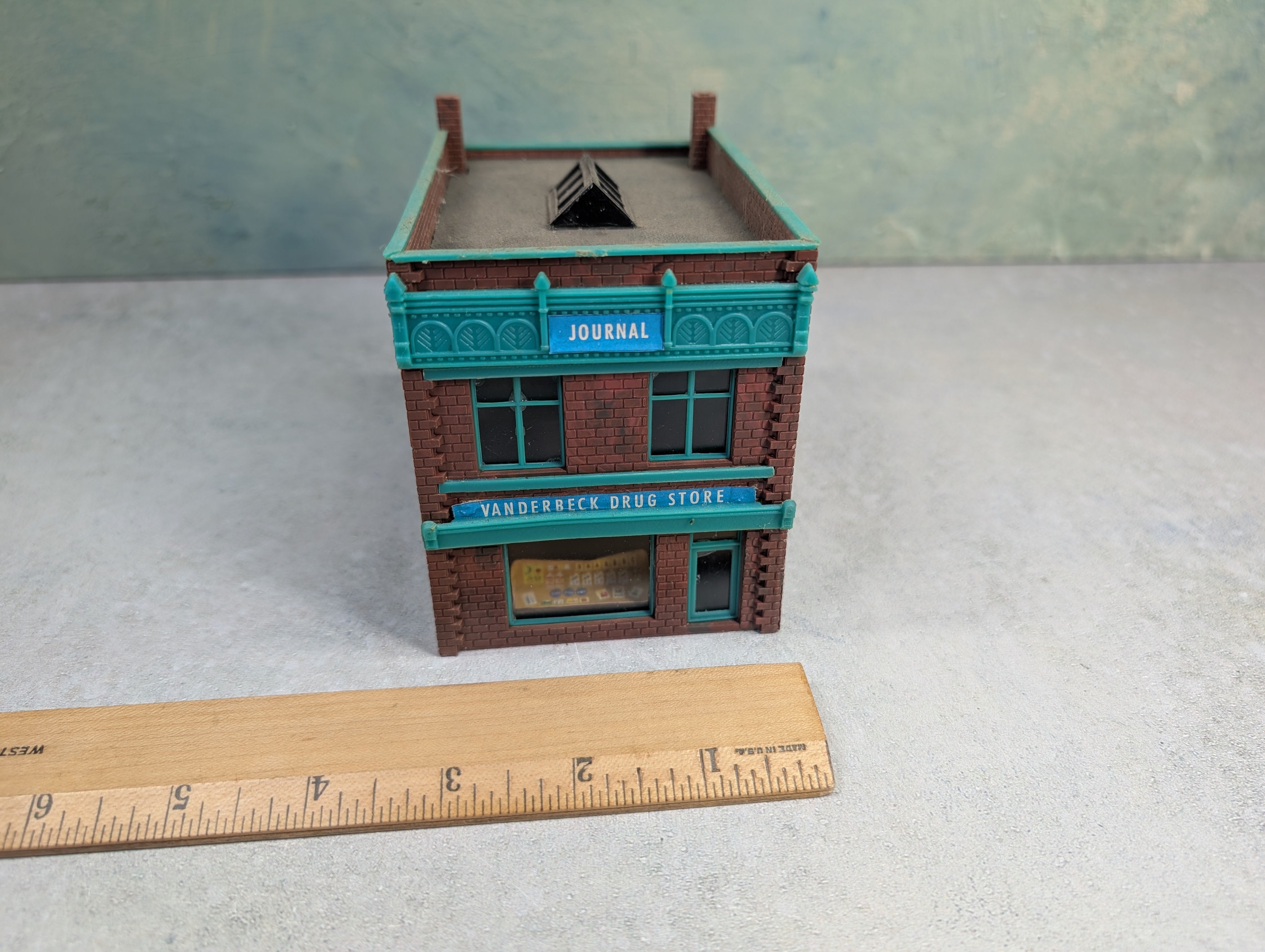 USED HO Scale Brick Drug Store, Vanderbeck Druge Store