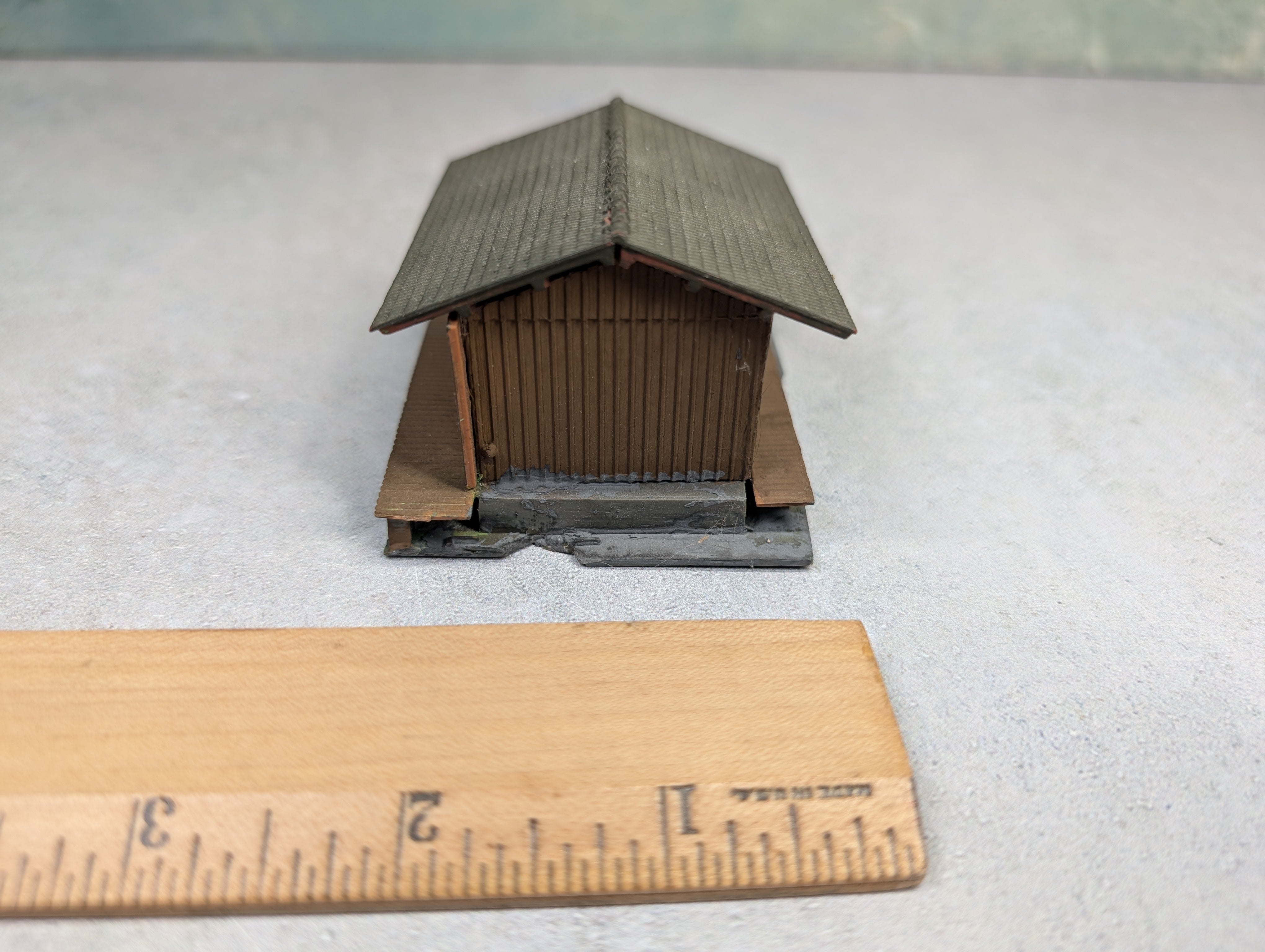 USED Pola N Scale Freight Station
