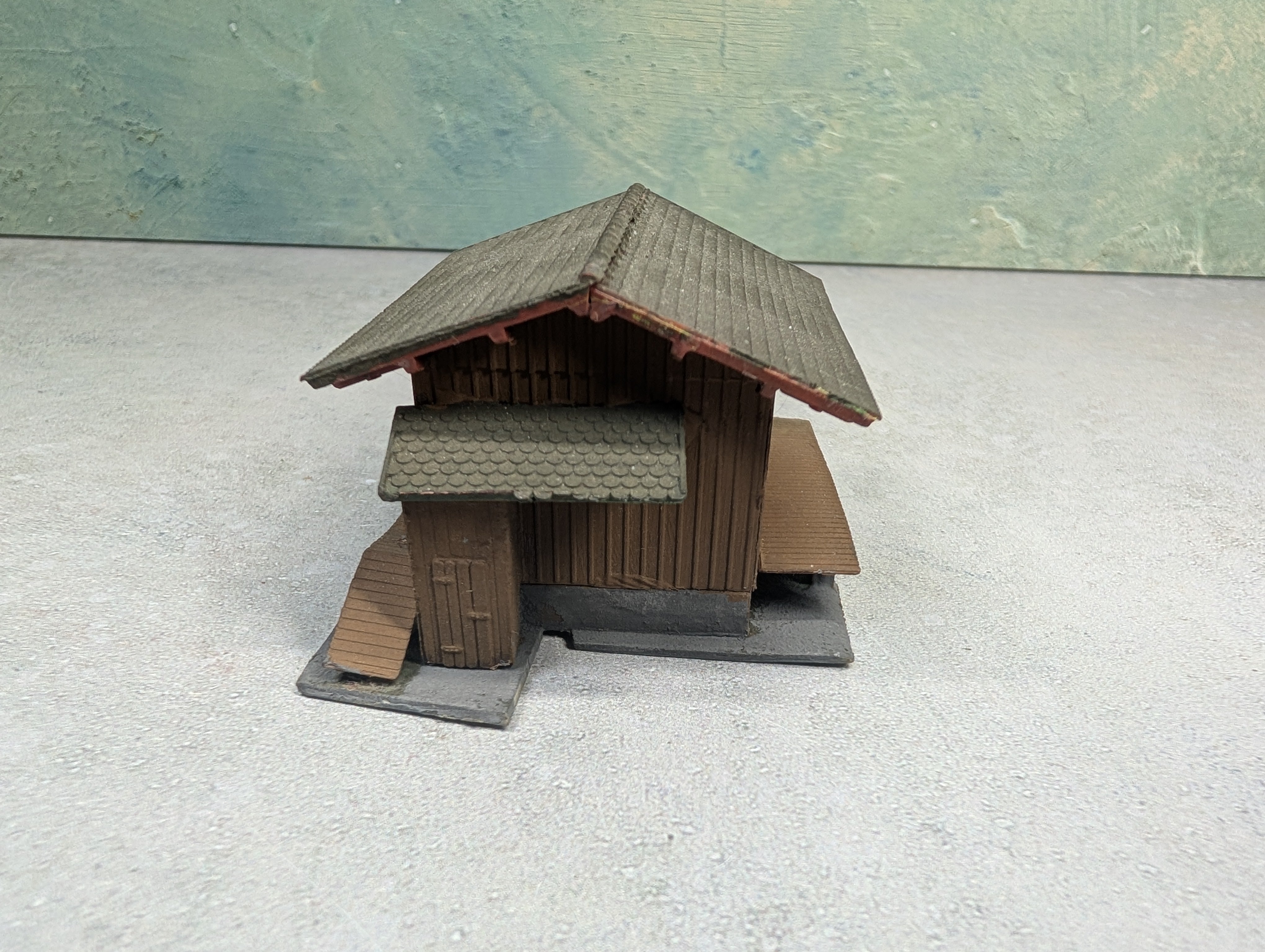 USED Pola N Scale Freight Station