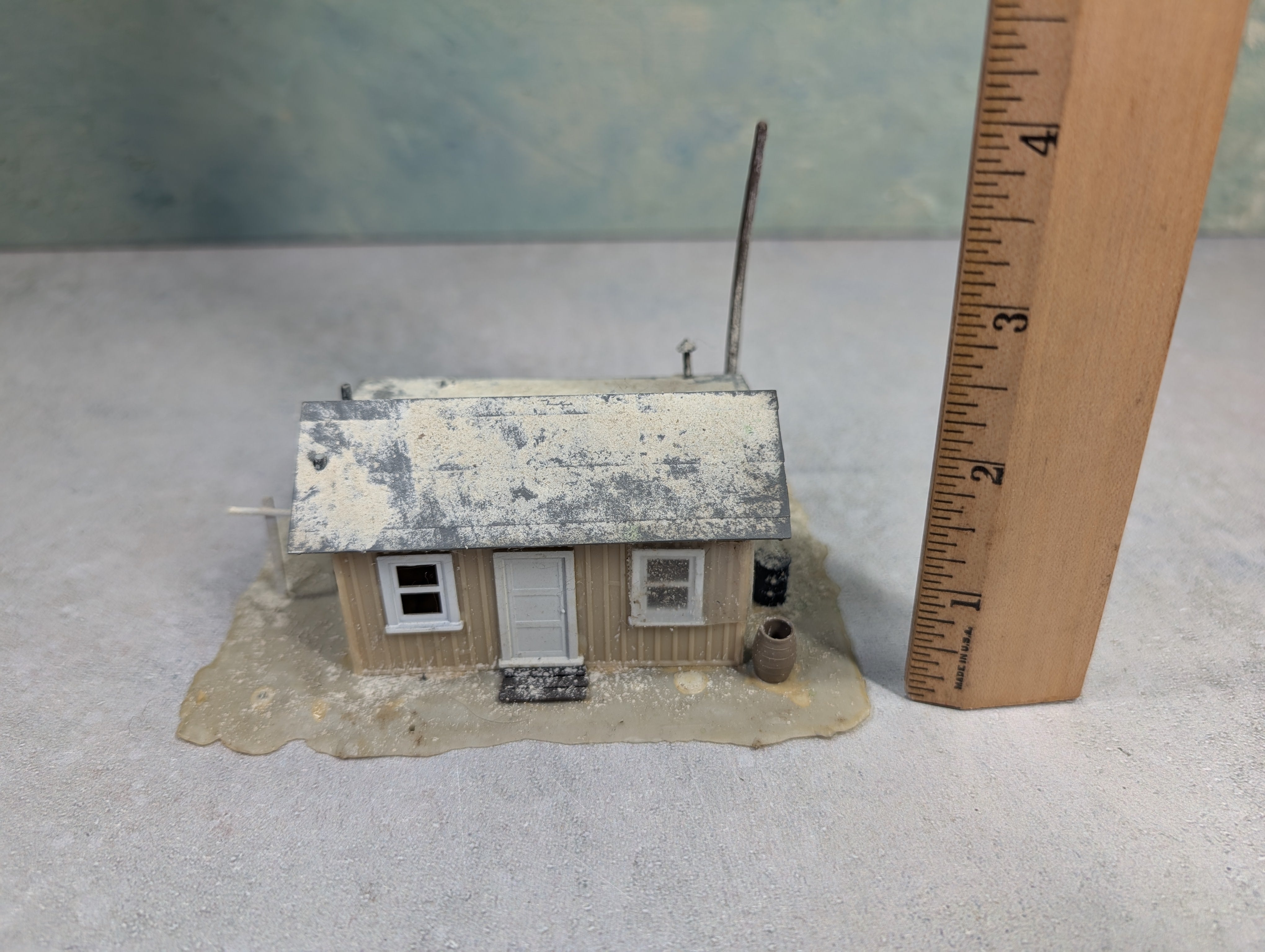 USED Life-Like HO Scale Western Homestead House Weathered