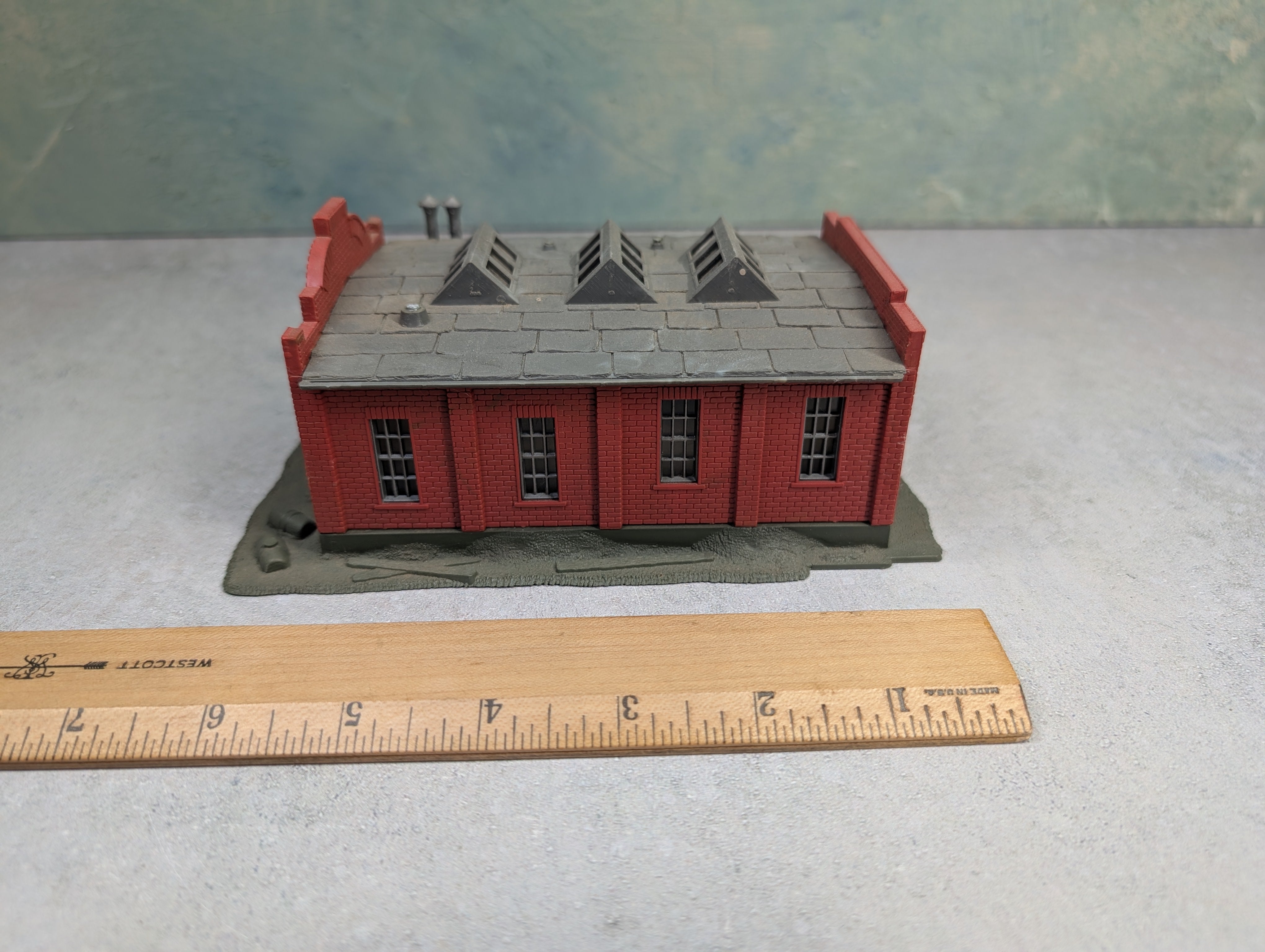 USED Pola HO Scale Brick Factory