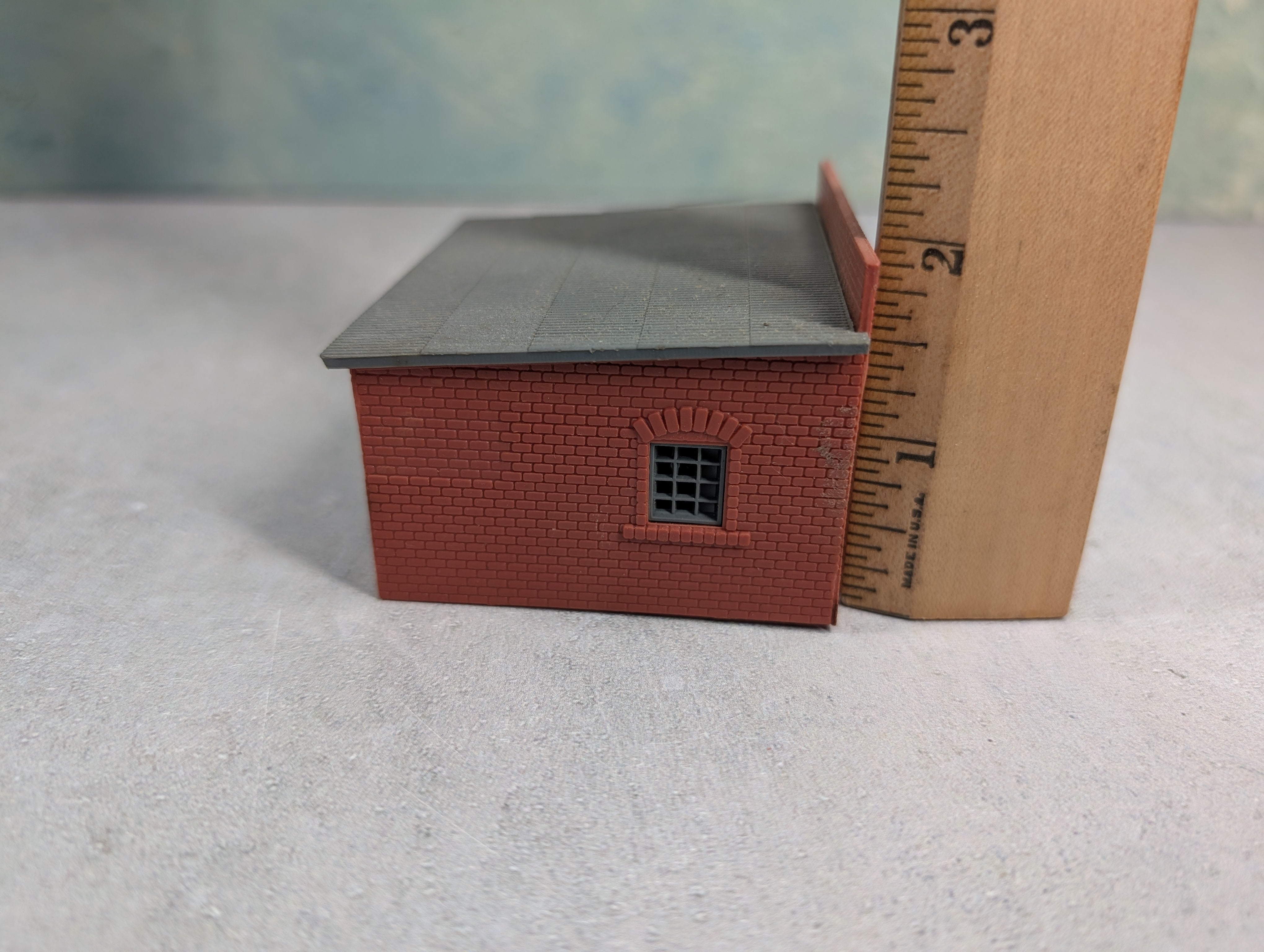 USED HO Scale Small Brick Garage