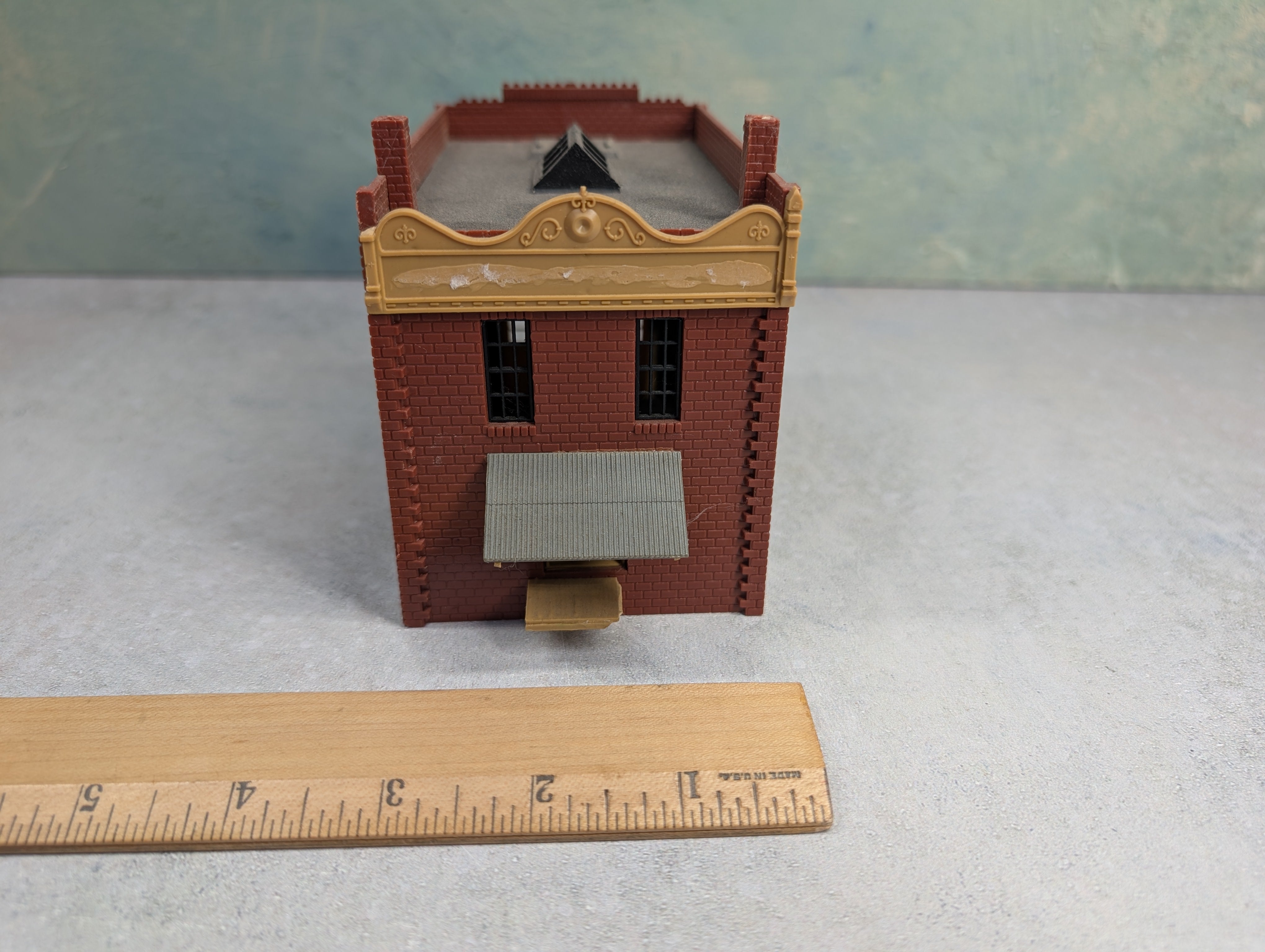 USED HO Scale Brick Warehouse