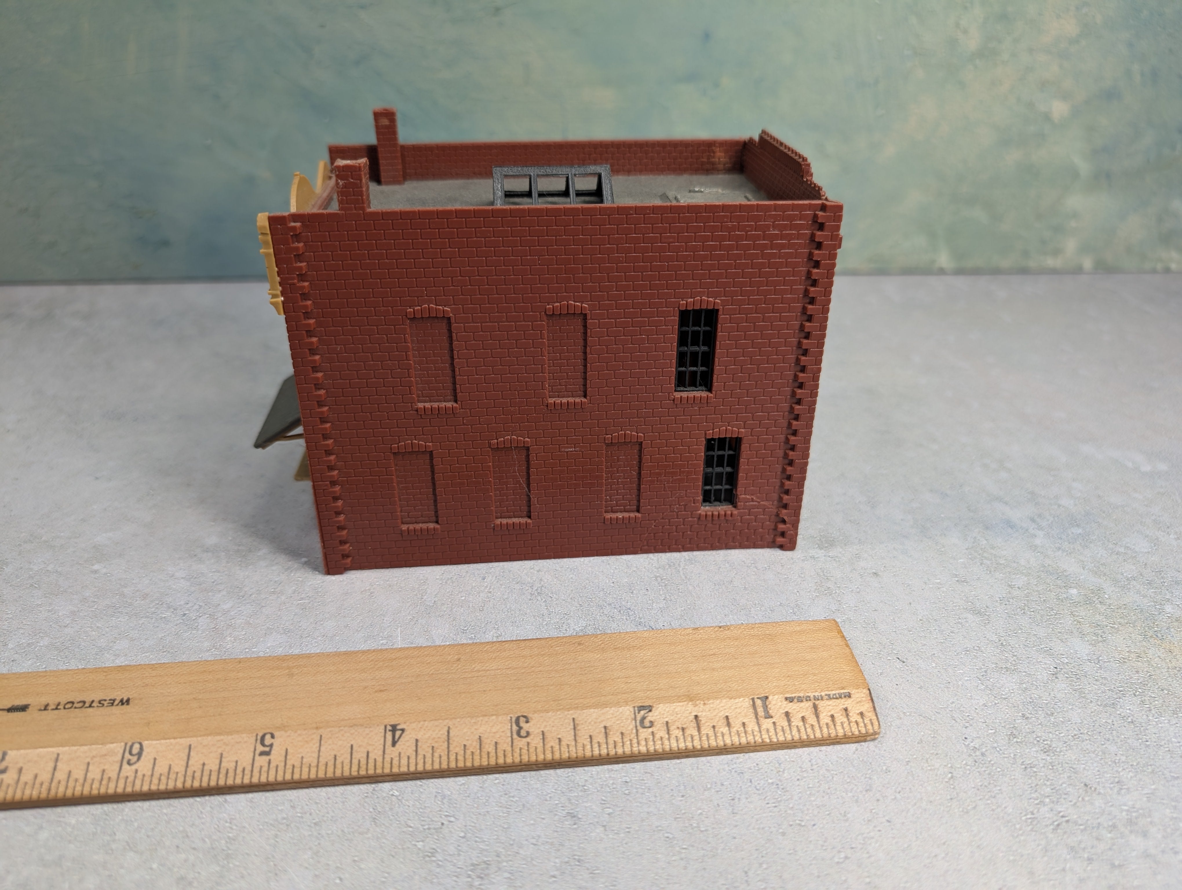 USED HO Scale Brick Warehouse