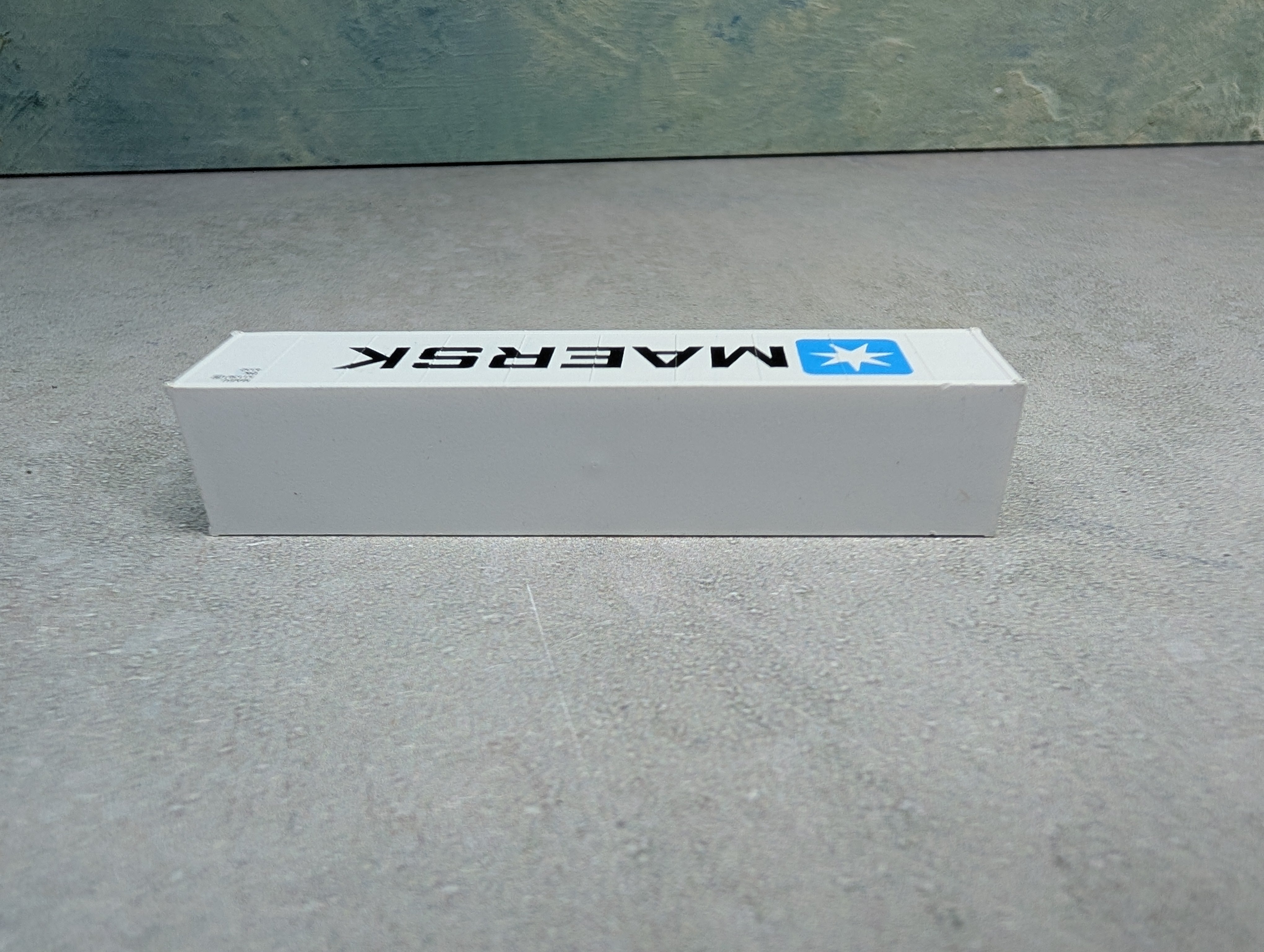 USED Deluxe N Scale 40' Refrigerated Container Maersk MAEU #511617
