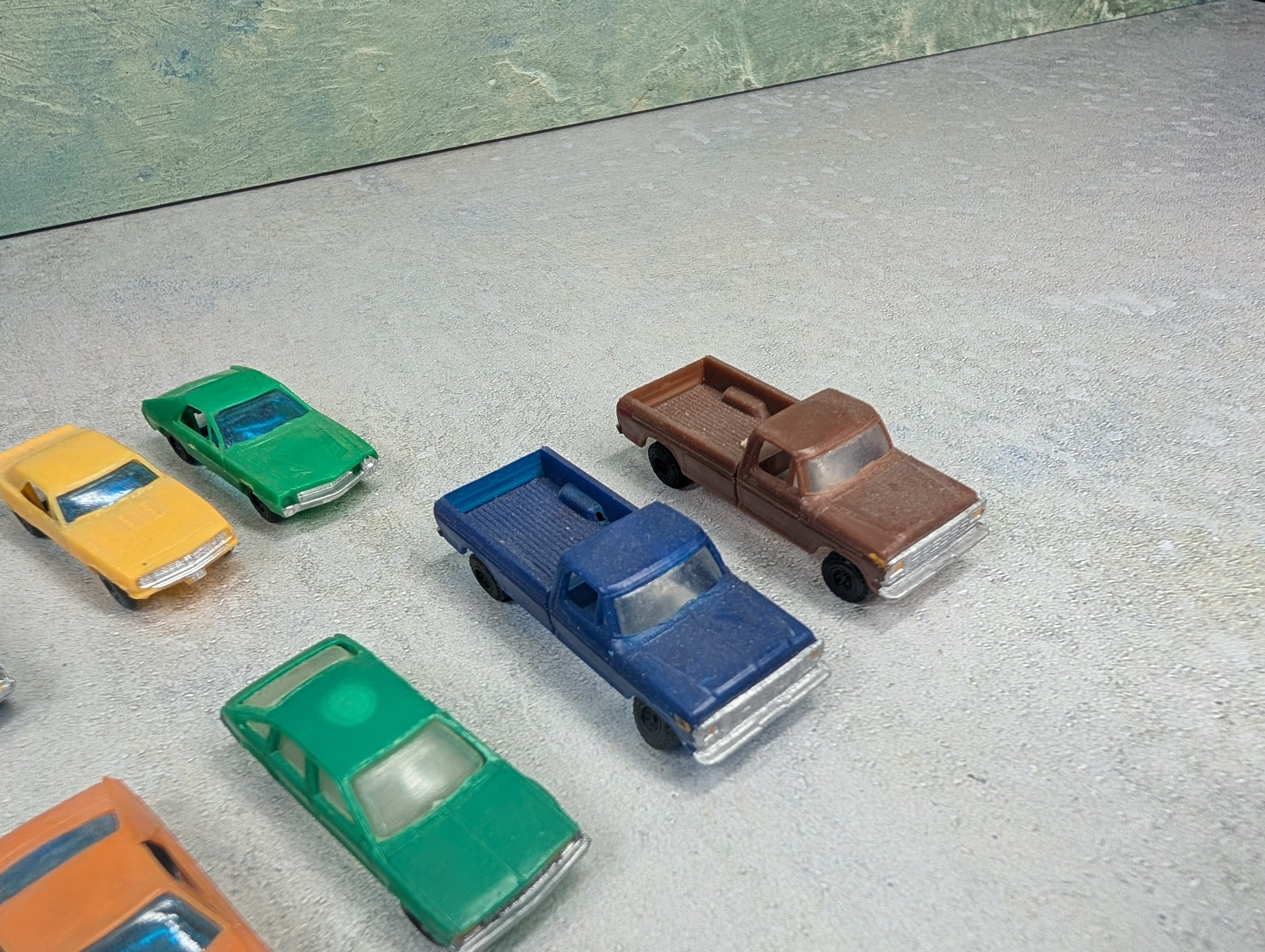 USED HO Scale Lot of Vehicles (12 pcs)