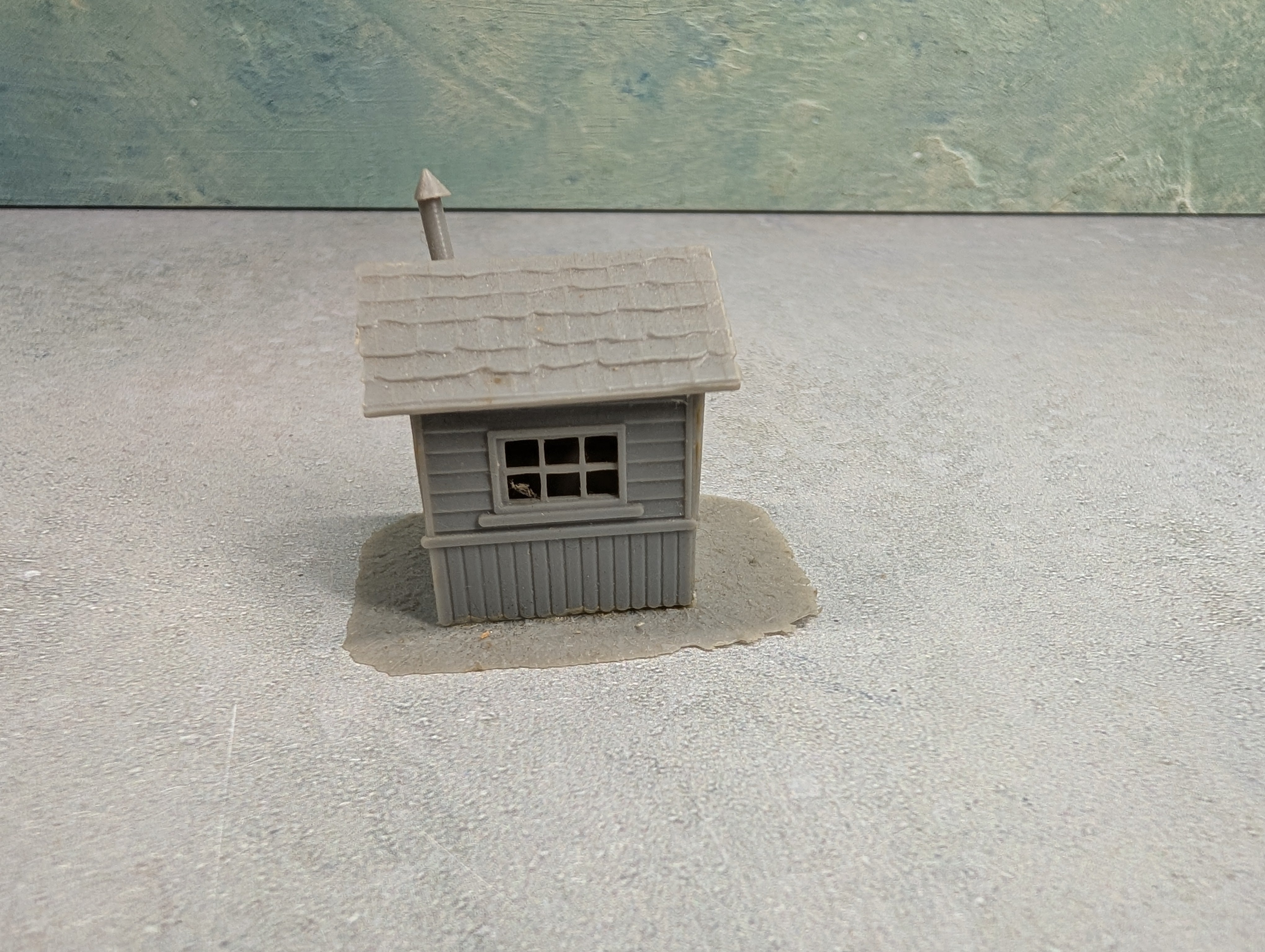 USED HO Scale Gray Shack