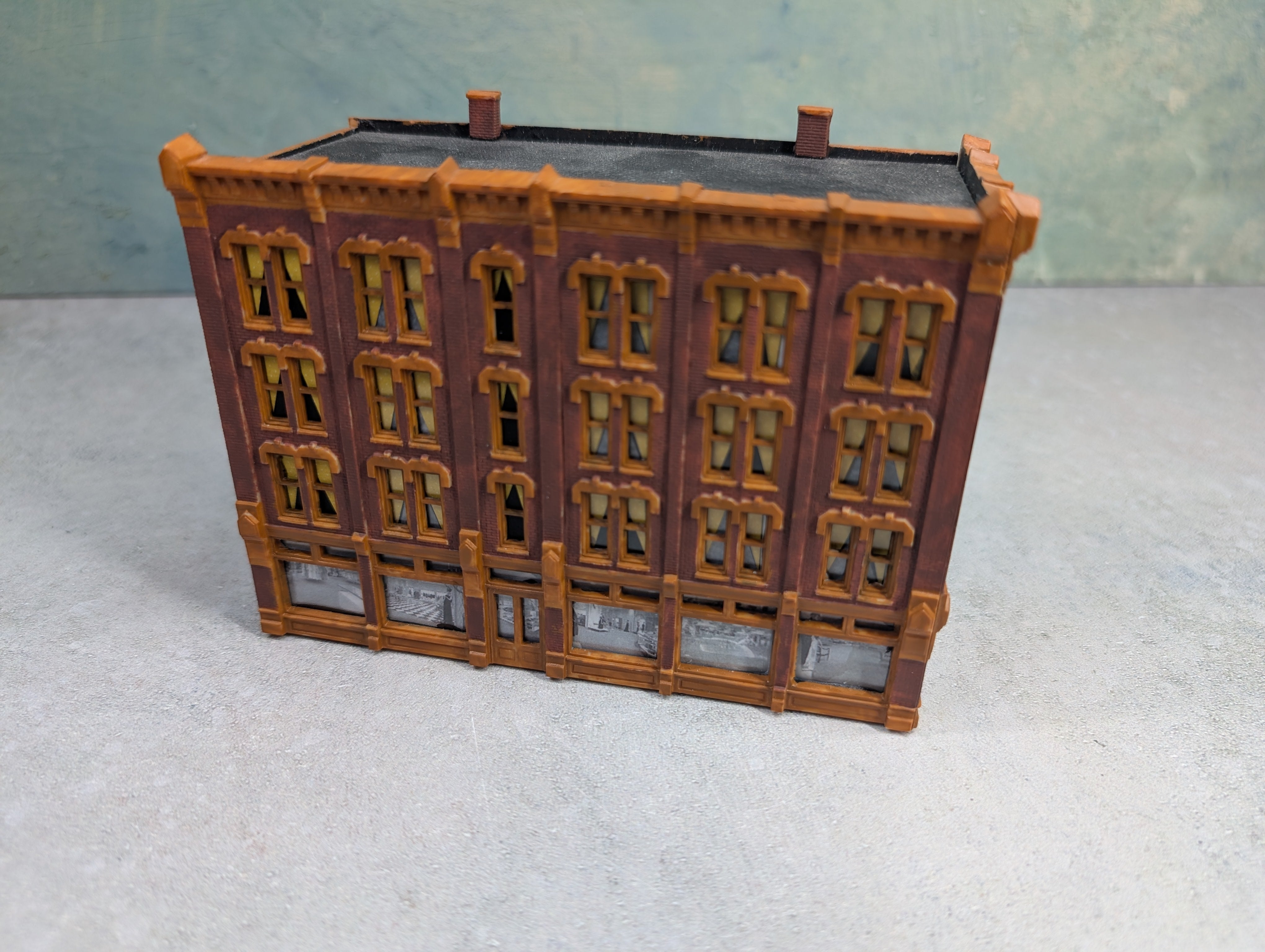 USED HO Scale Brick Store Front w/ Apartments