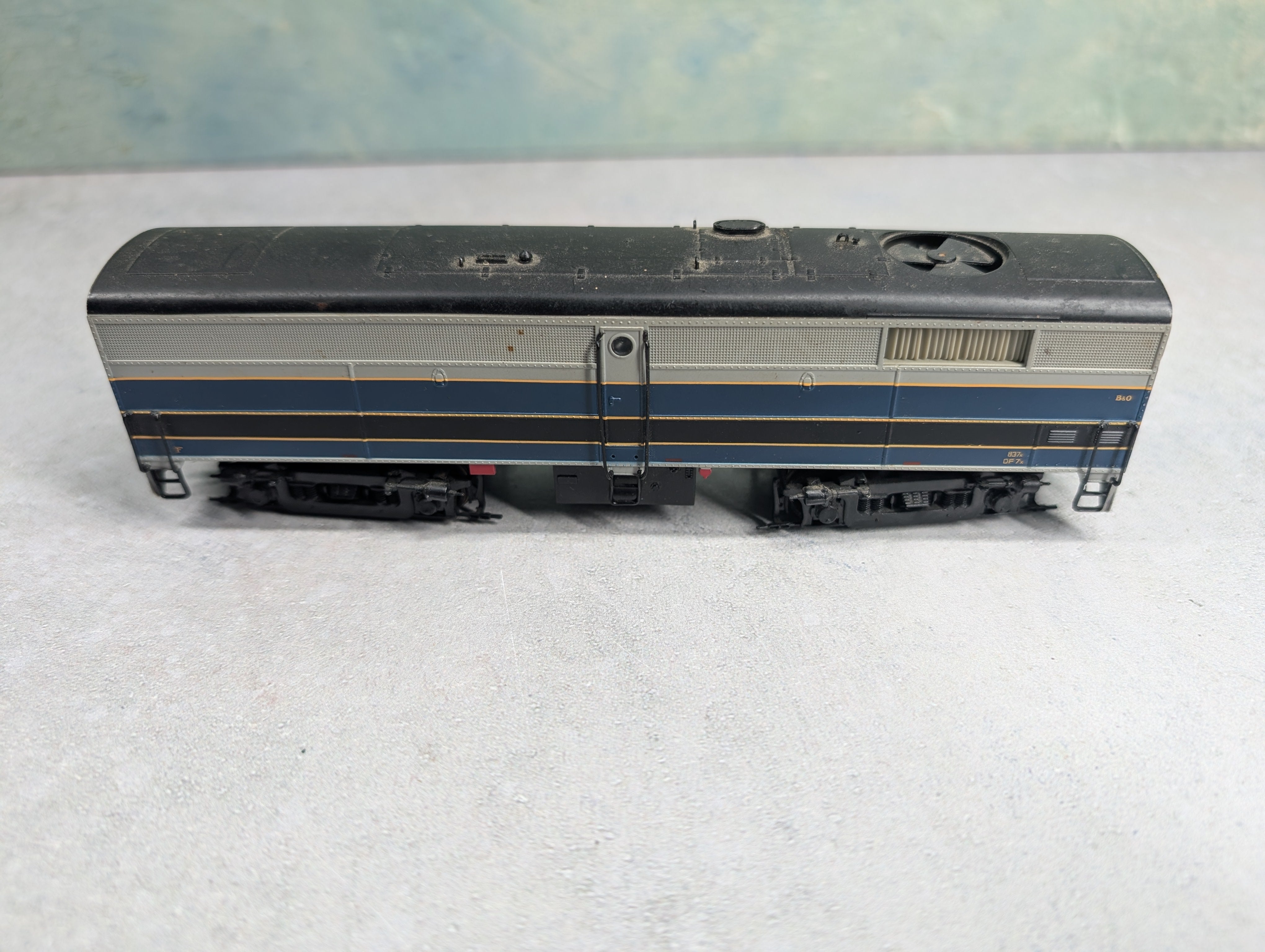 USED Life-Like HO Scale Proto2000 FB2 Un-Powered Locomotive Baltimore and Ohio B&O #837