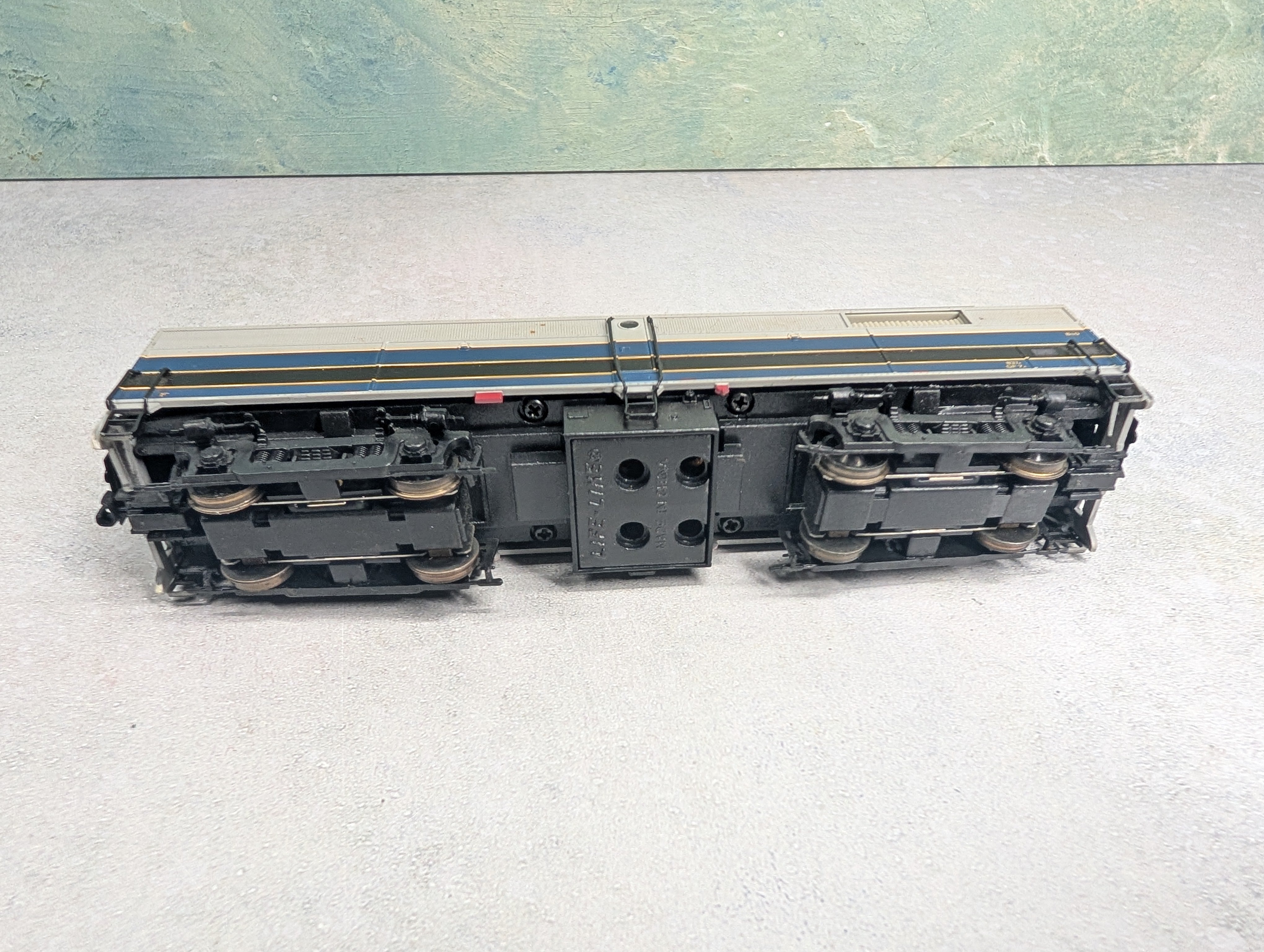 USED Life-Like HO Scale Proto2000 FB2 Un-Powered Locomotive Baltimore and Ohio B&O #837