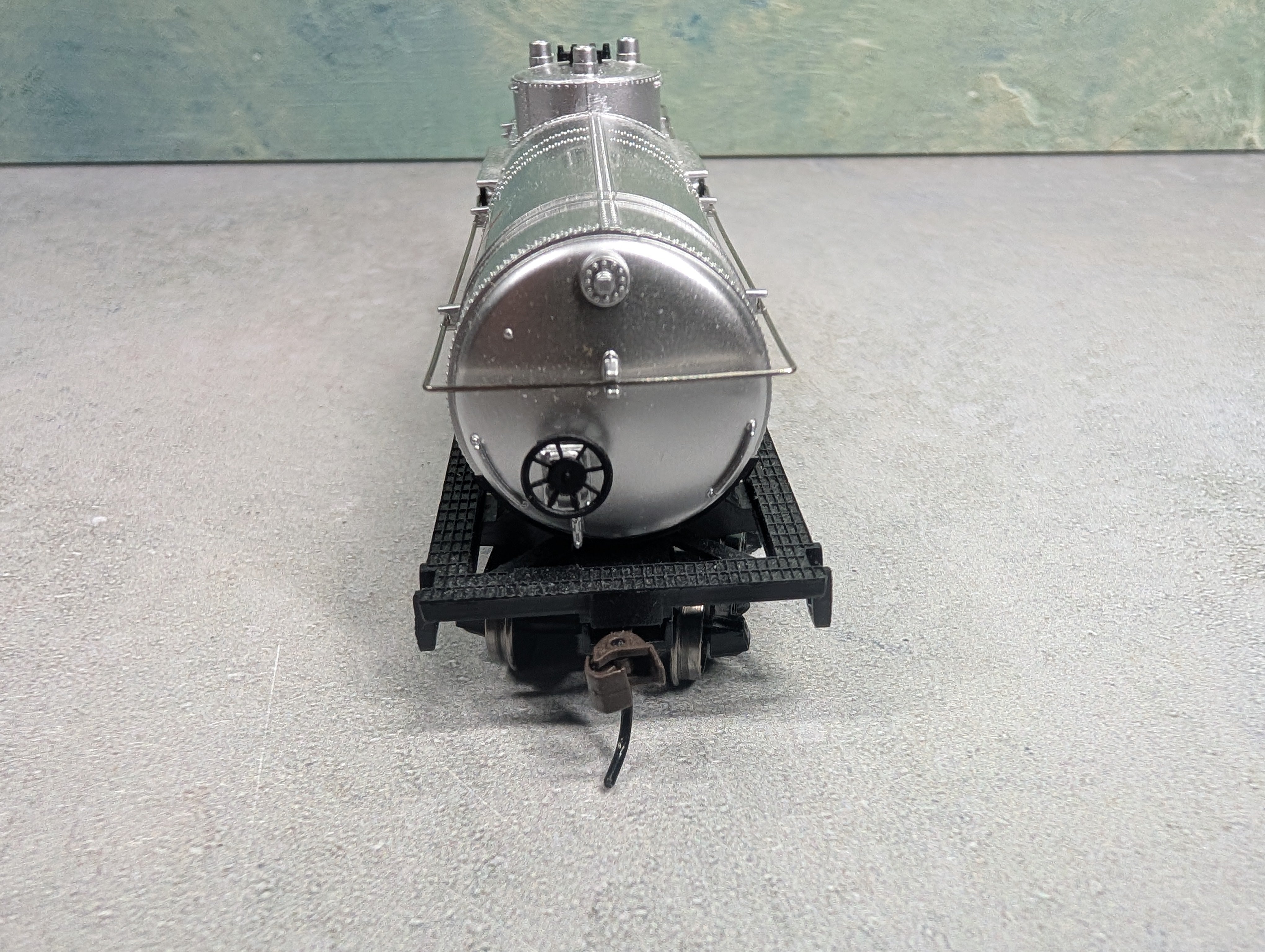 USED Walthers HO Scale Single Dome Tank Car Amoco AMOX #1330