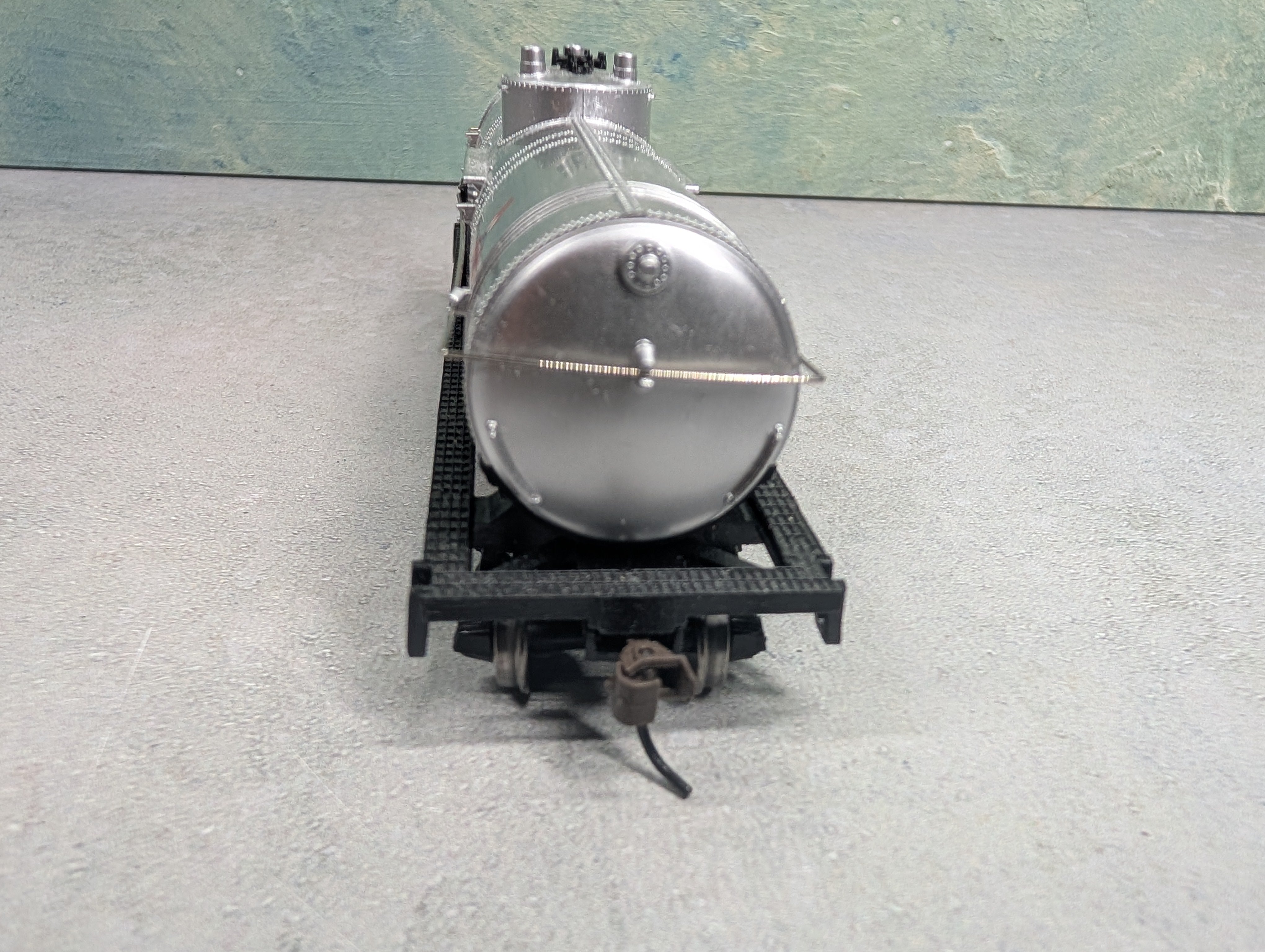 USED Walthers HO Scale Single Dome Tank Car Amoco AMOX #1330