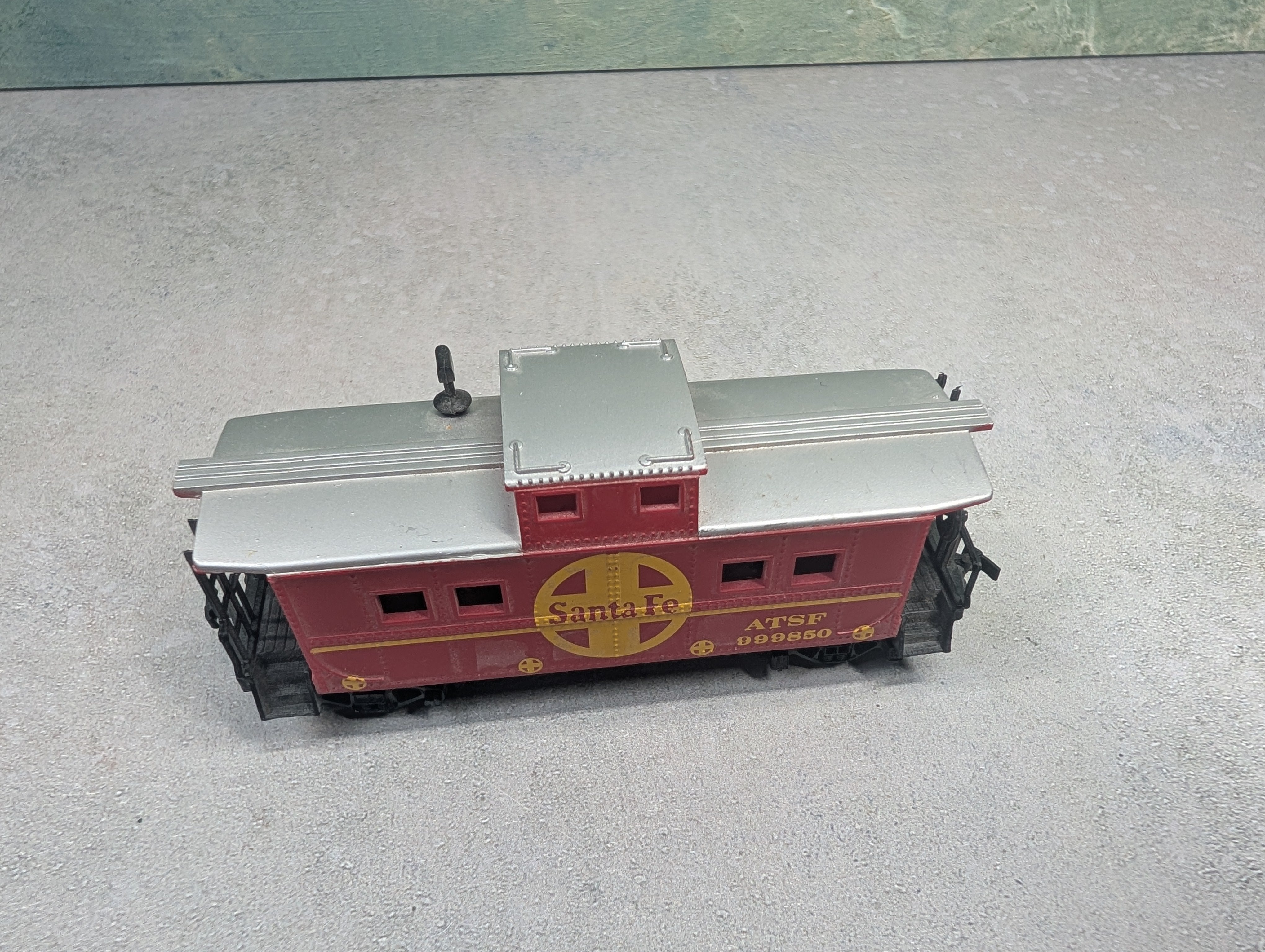 USED Life-Like HO Scale Caboose Santa Fe ATSF #999850