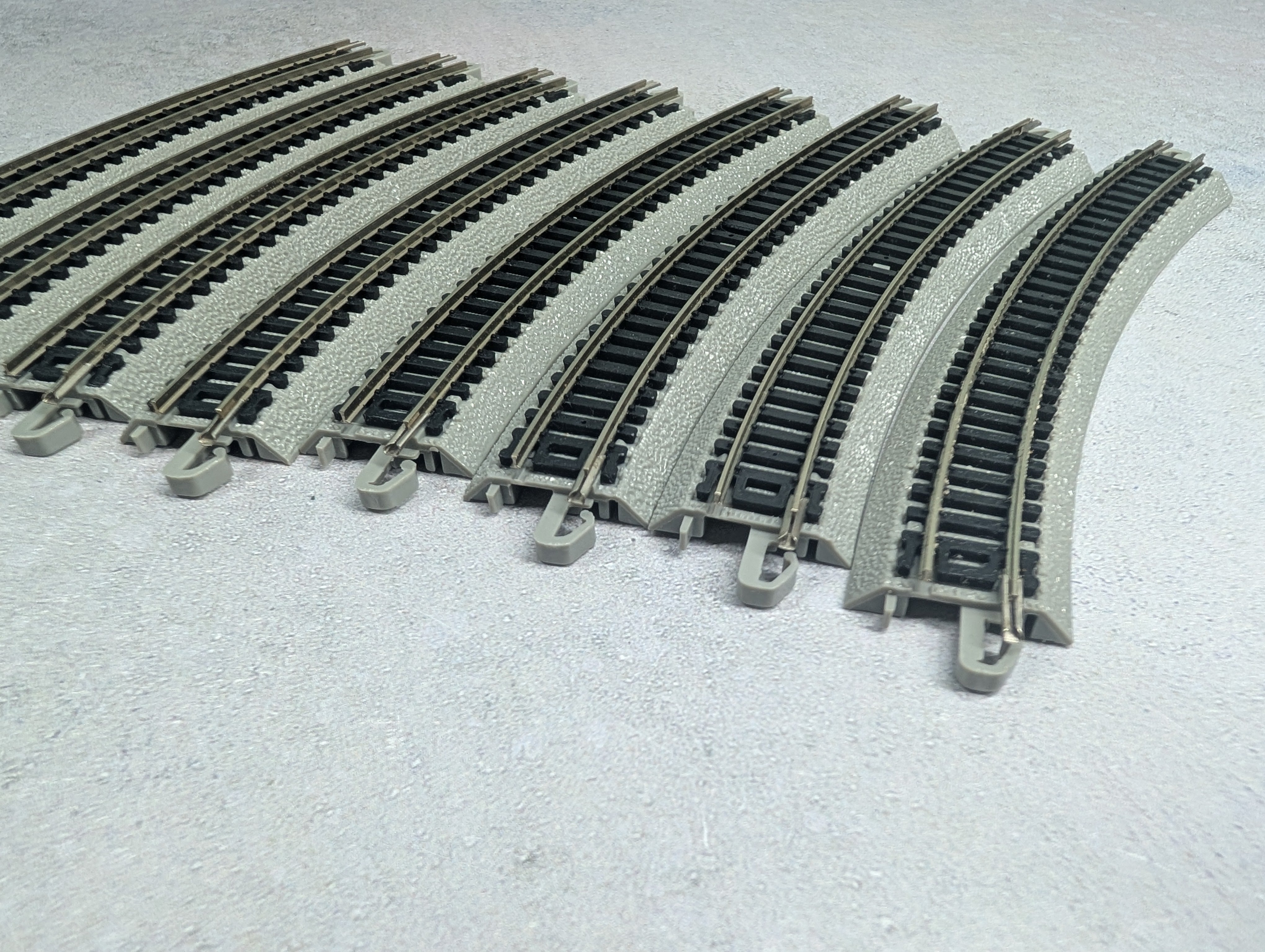USED Bachmann N Scale Lot of 11 1/4" Radius Curve Track (8 pcs)