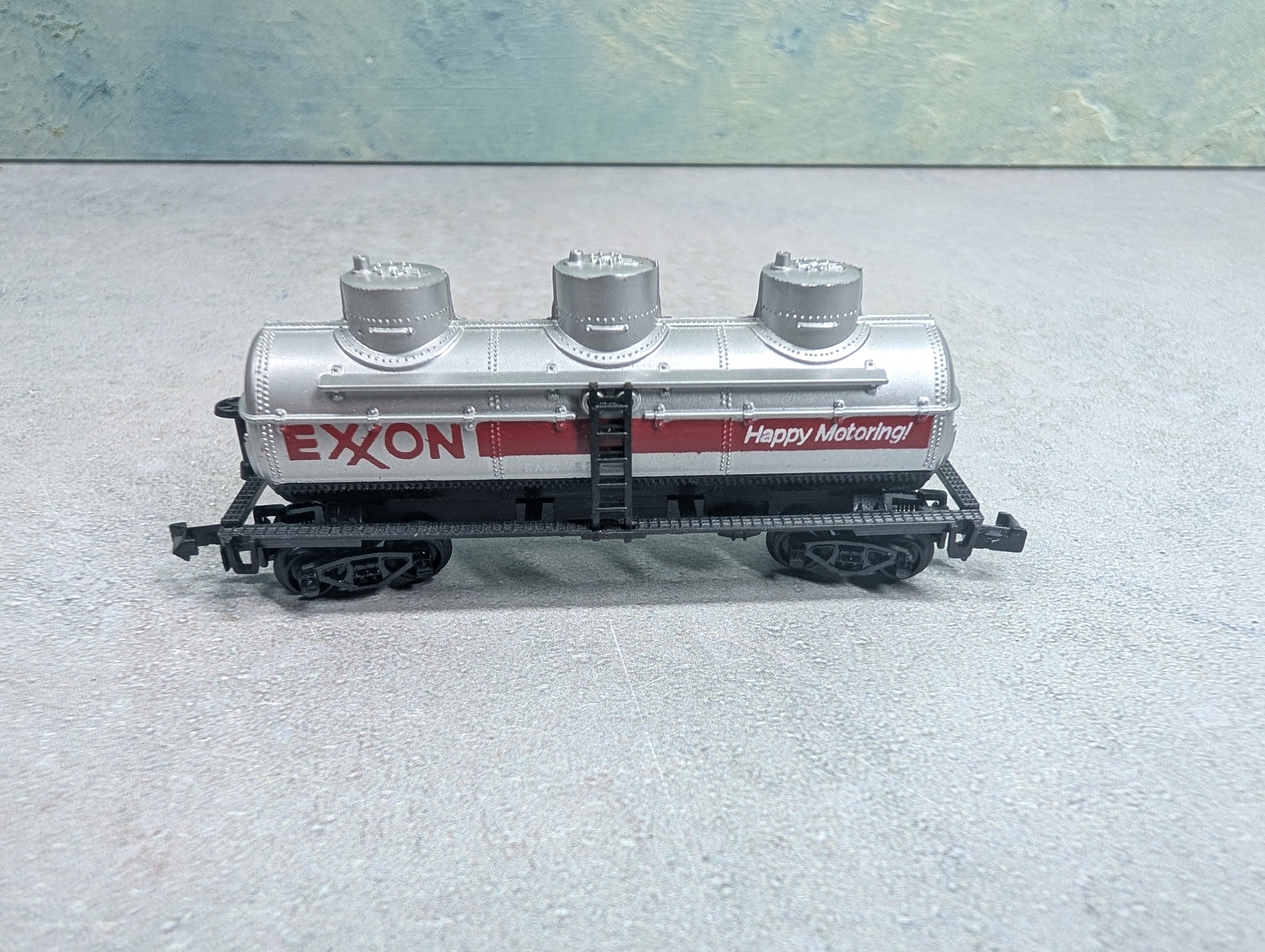 USED N Scale Triple Dome Tank Car Exxon GATX #4632