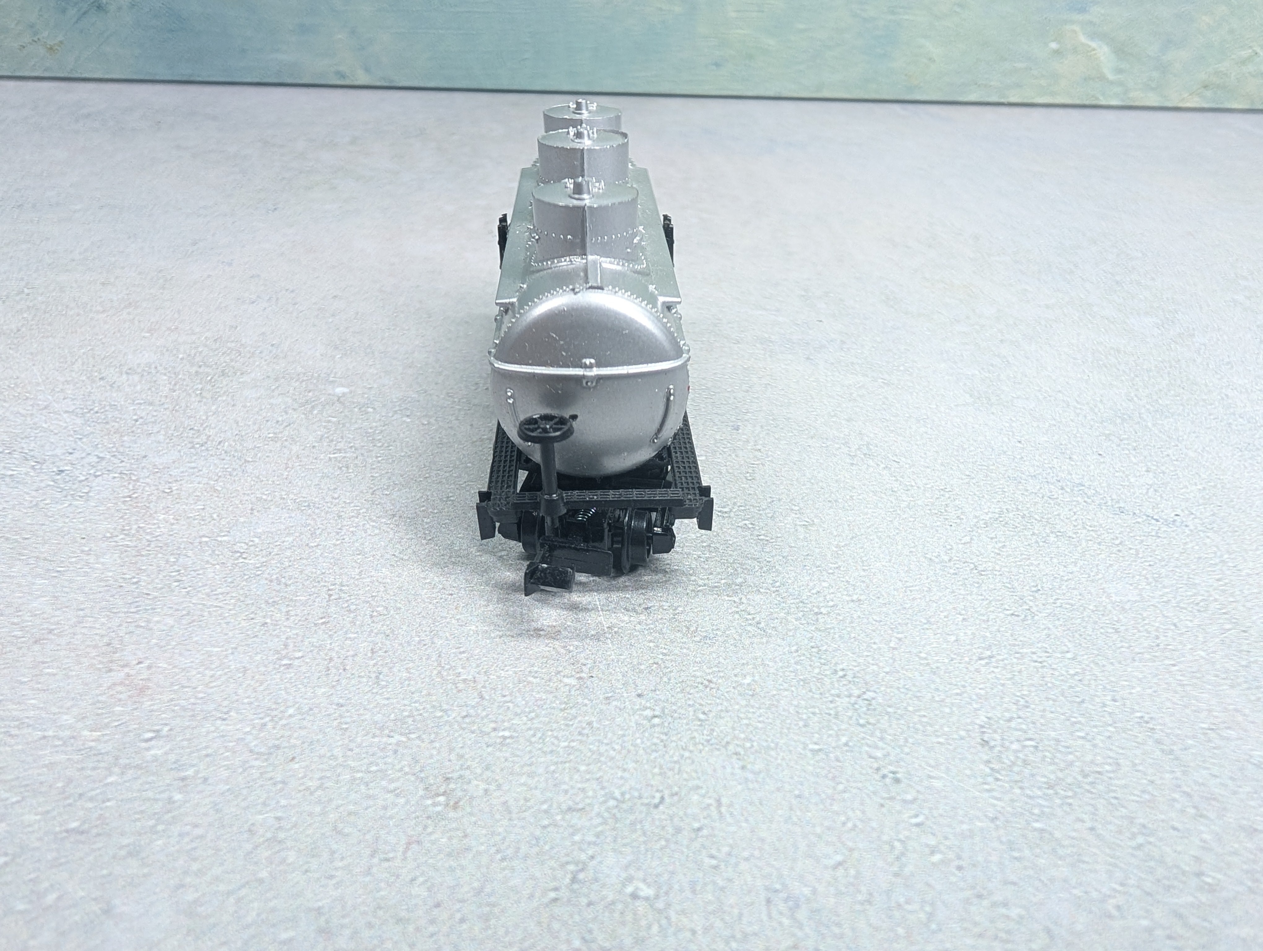 USED N Scale Triple Dome Tank Car Exxon GATX #4632