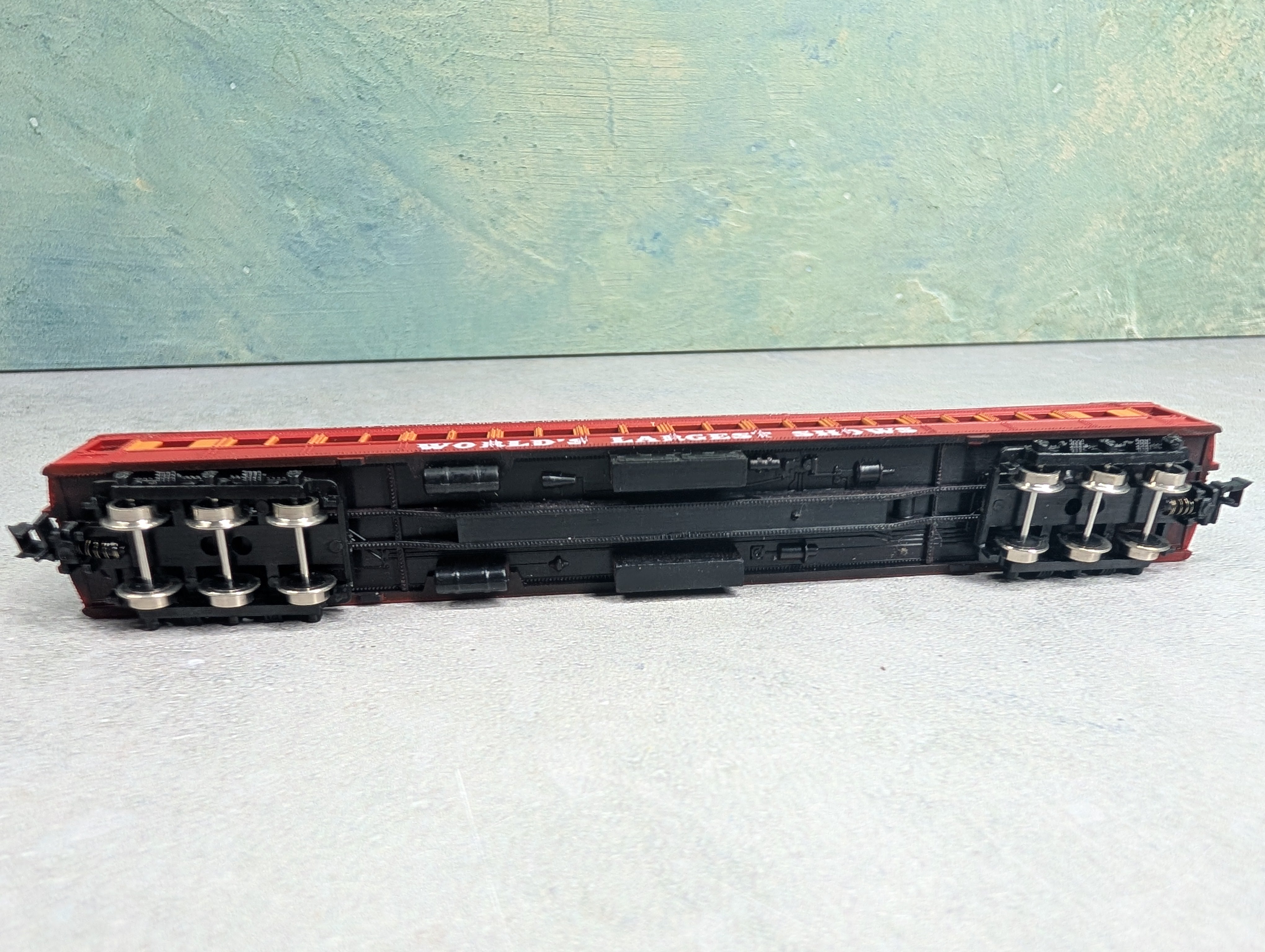 USED Model Power N Scale Passenger Car World's Largest Shows Circus Passenger Car