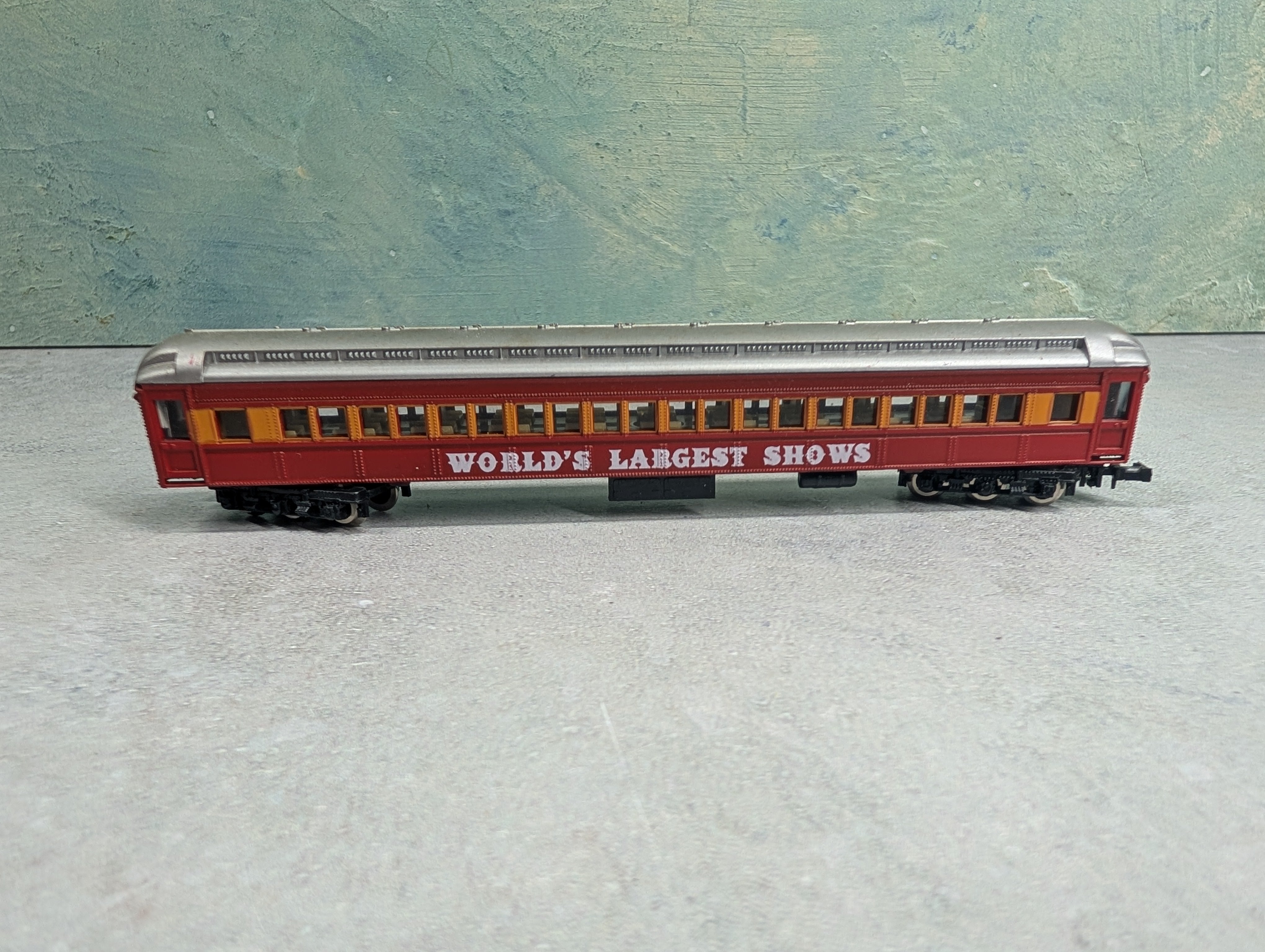 USED Model Power N Scale Passenger Car World's Largest Shows Circus Passenger Car