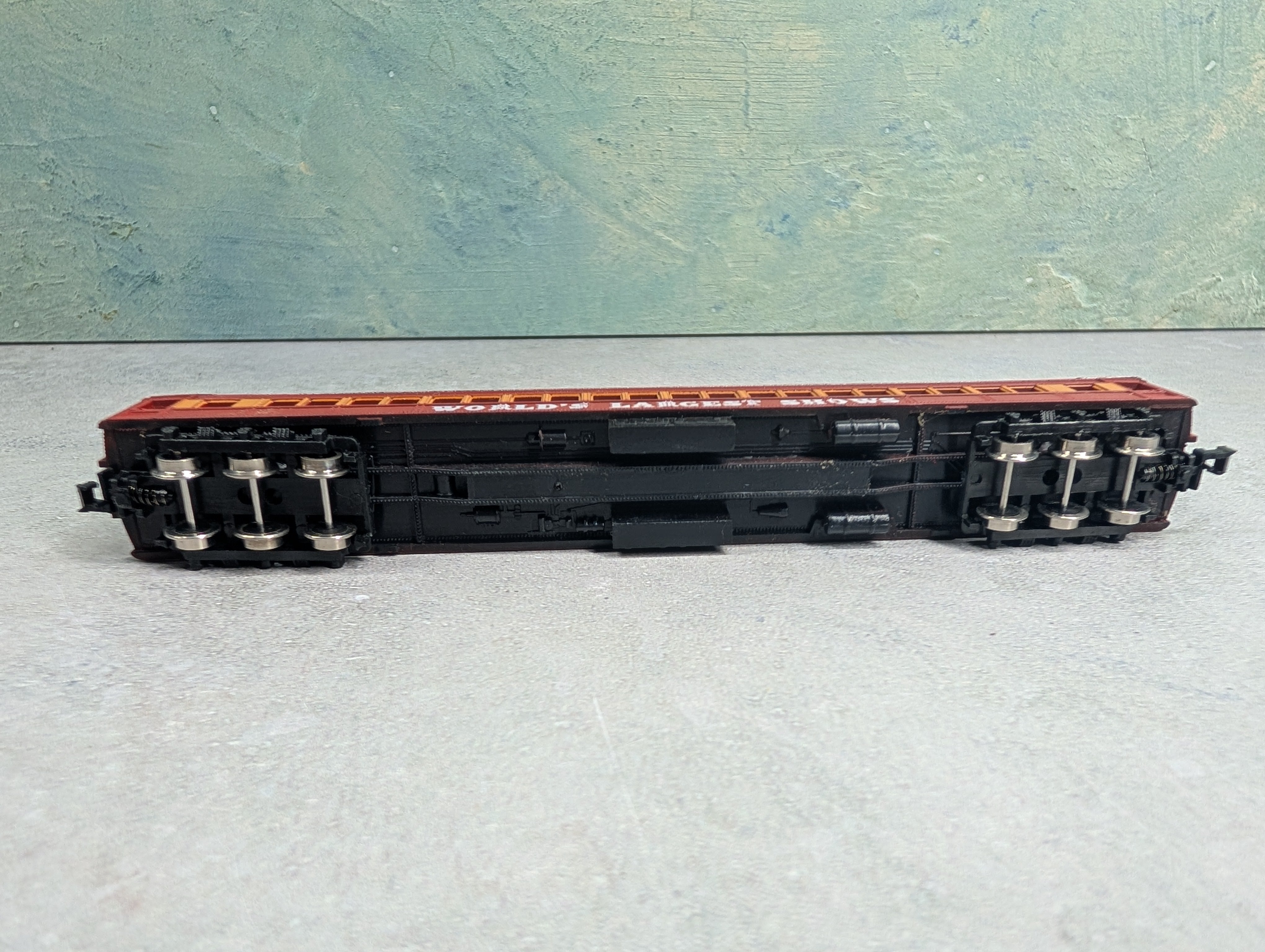USED Model Power N Scale Passenger Car World's Largest Shows Circus Passenger Car