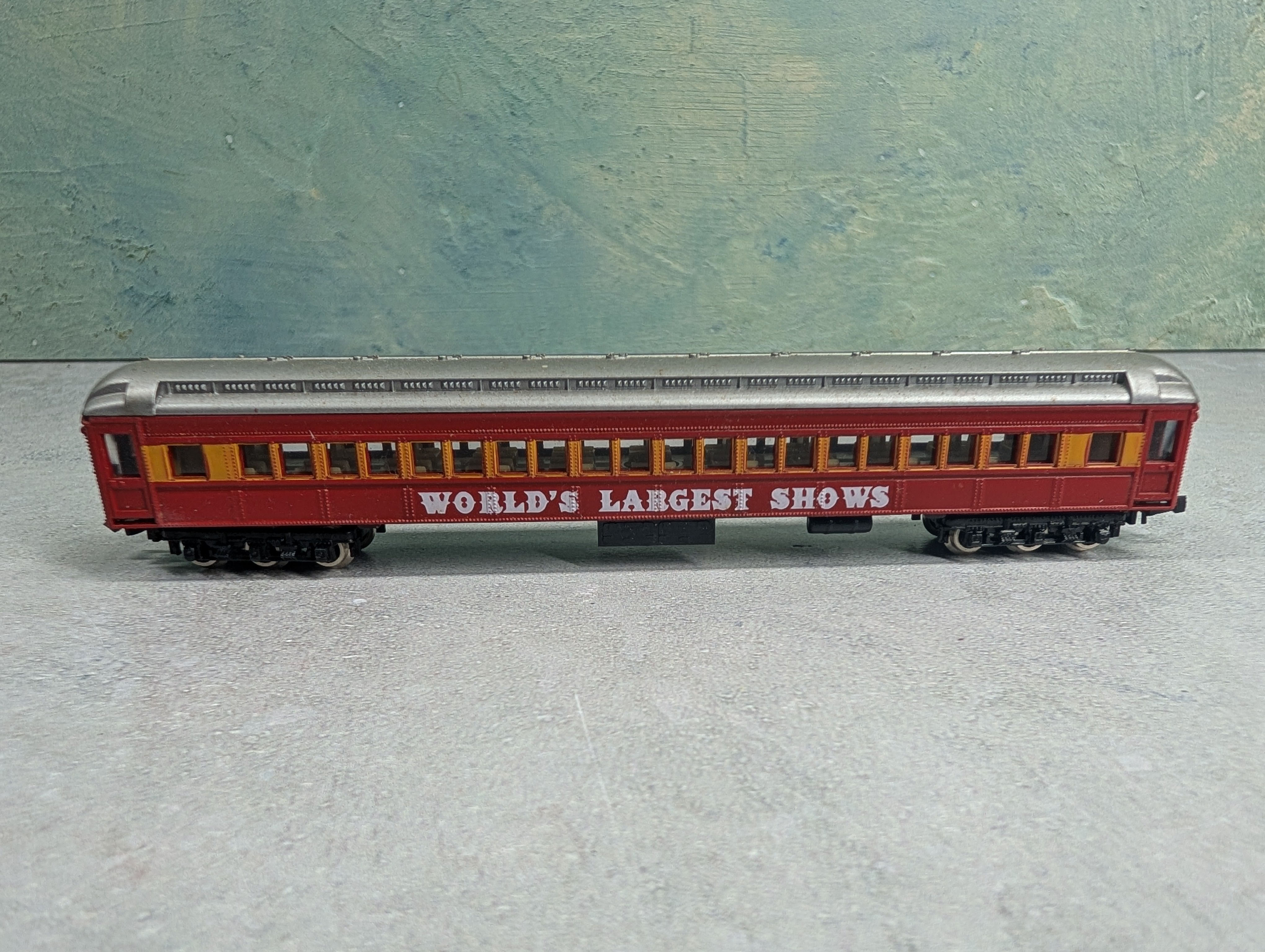 USED Model Power N Scale Passenger Car World's Largest Shows Circus Passenger Car