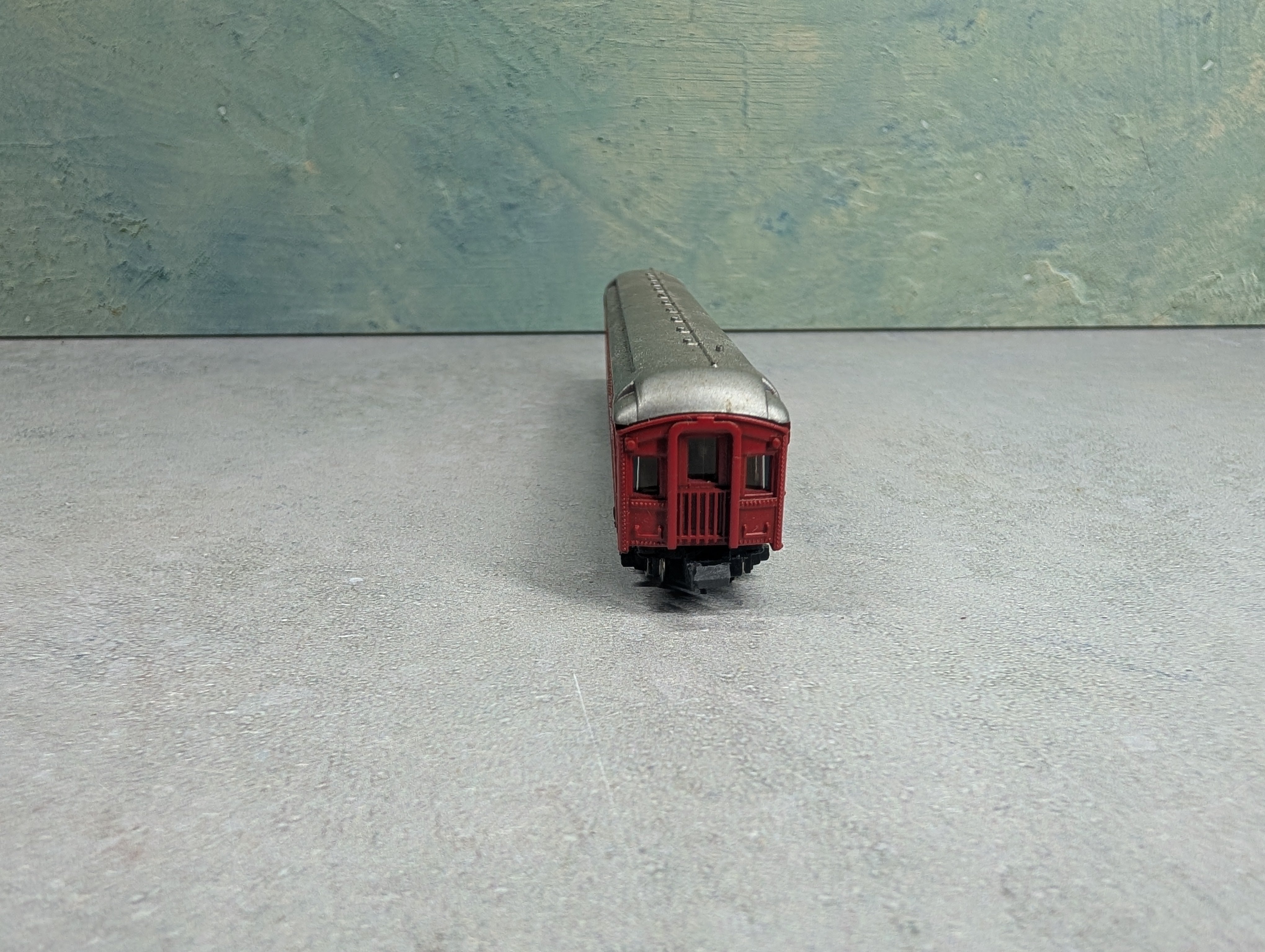 USED Model Power N Scale Passenger Car World's Largest Shows Circus Passenger Car