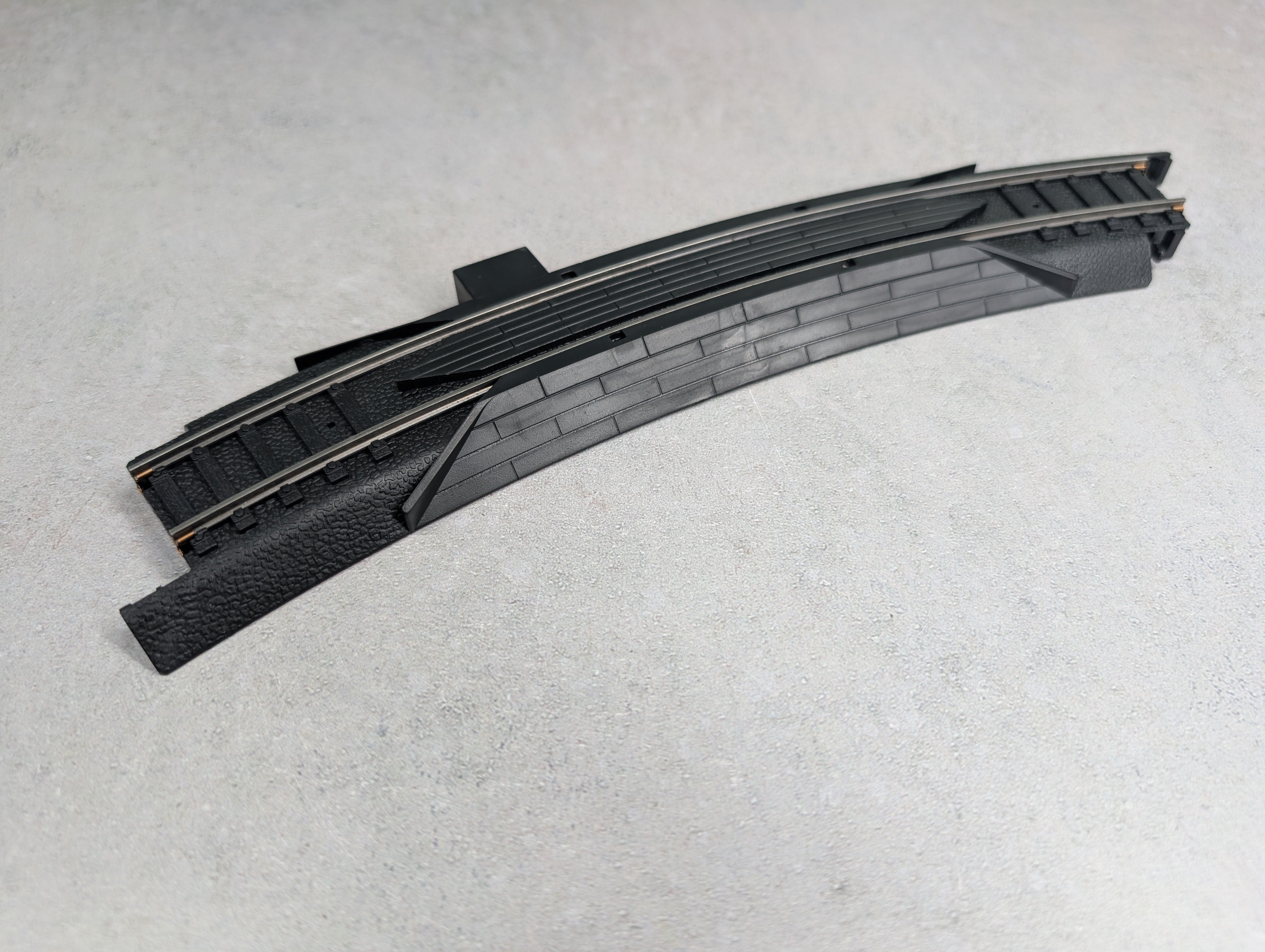 USED Life-Like HO Scale Power-Loc 18" Curved Terminal Track Black (No Wire)