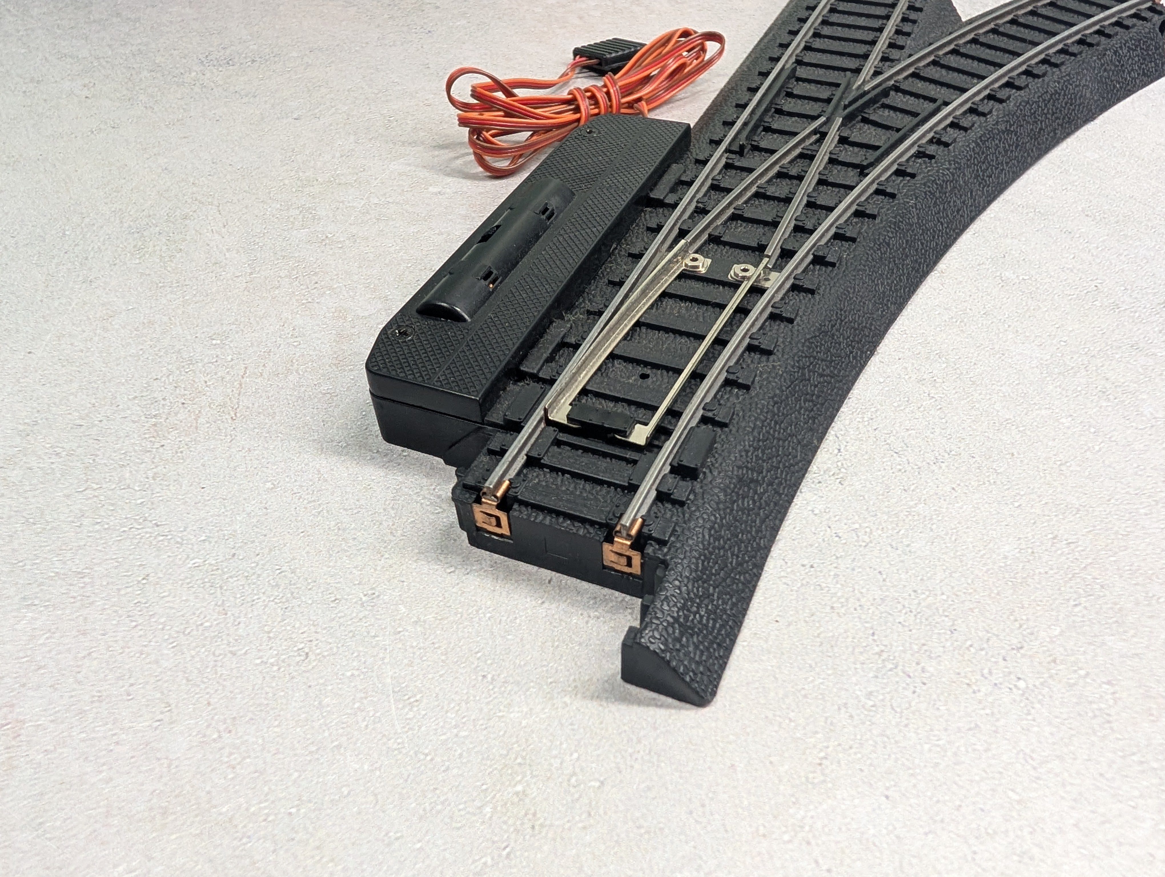 USED Life-Like HO Scale Power-Loc Right Hand Switch Turnout Track Black