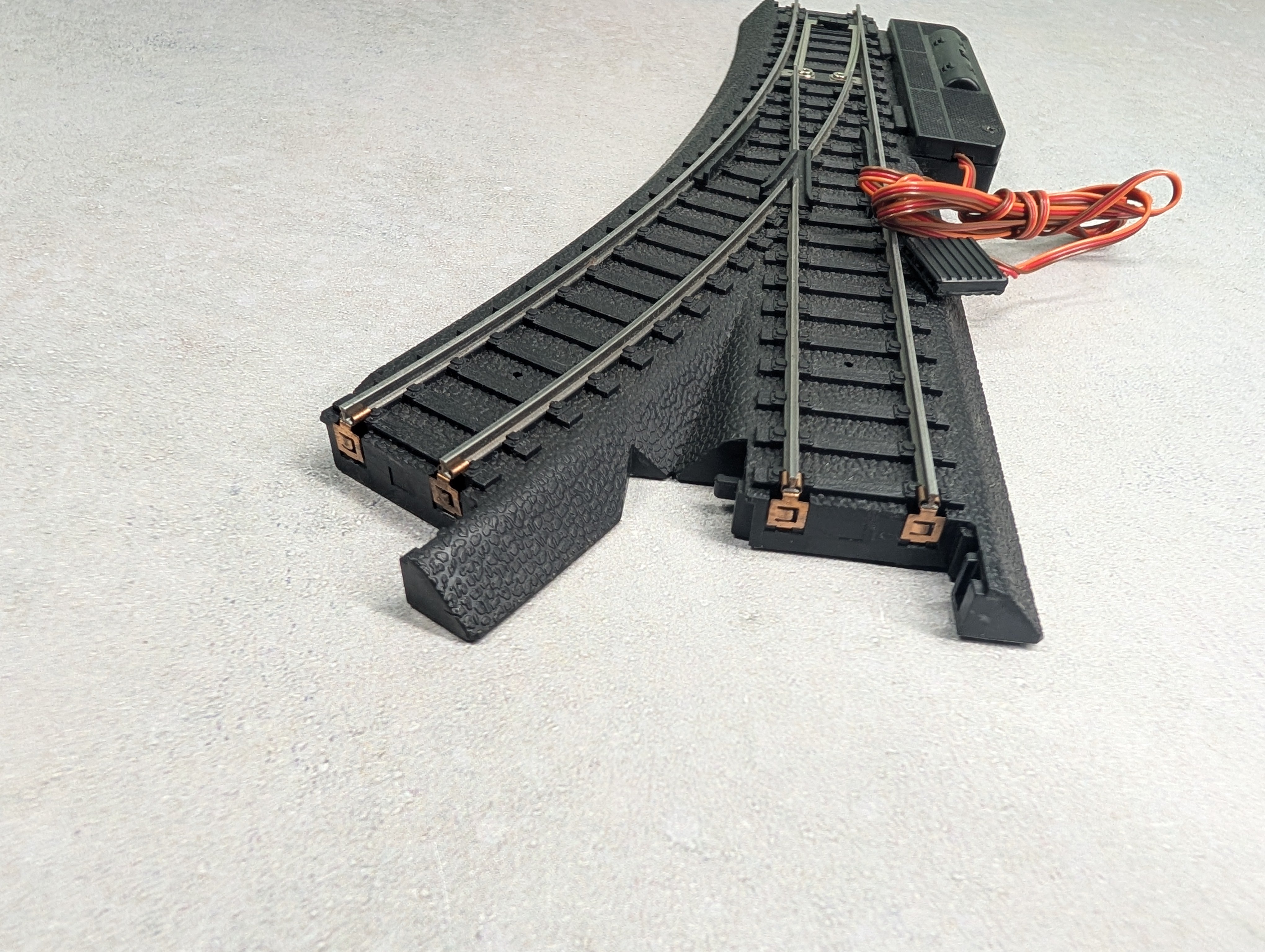 USED Life-Like HO Scale Power-Loc Right Hand Switch Turnout Track Black
