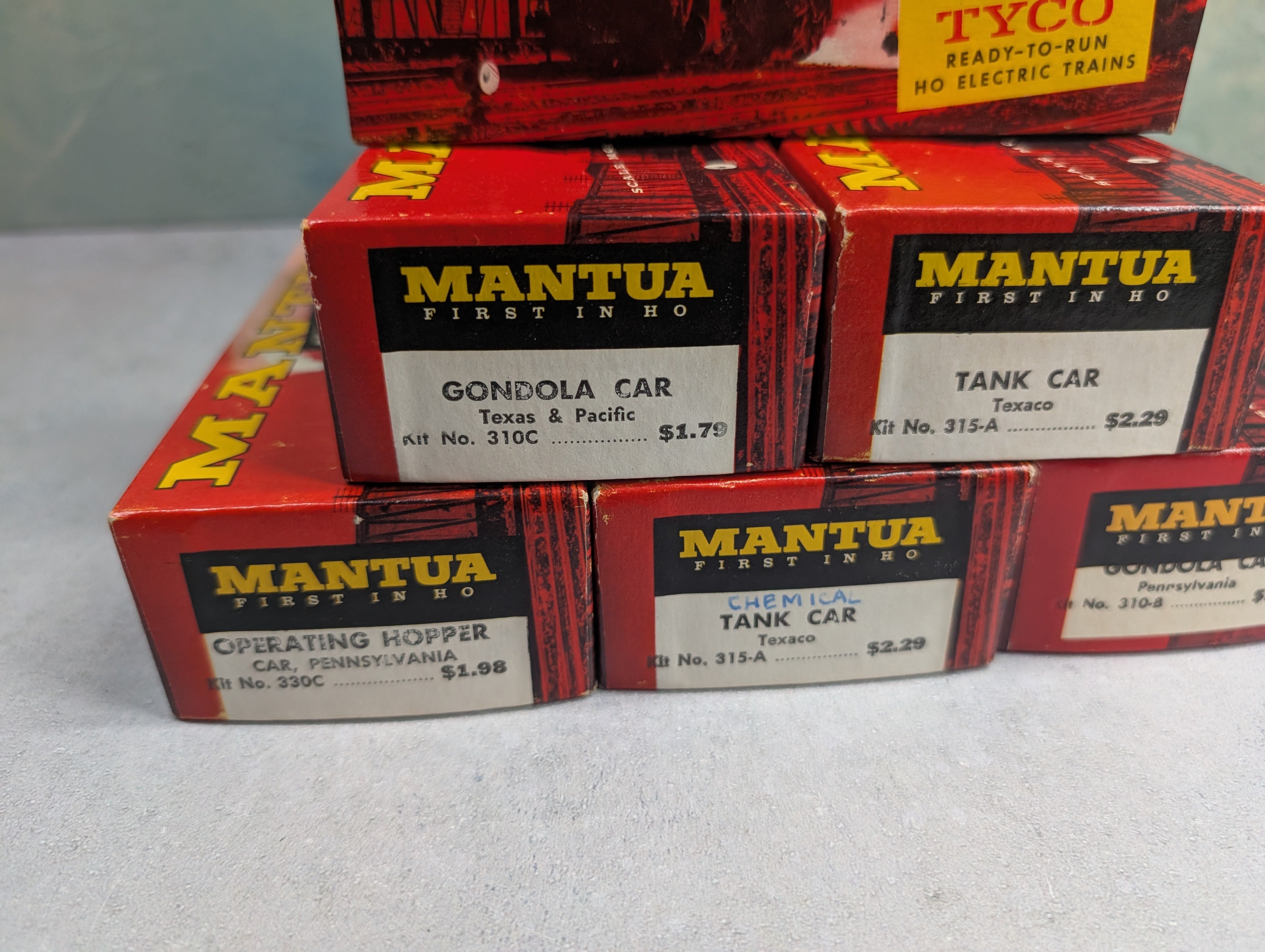 USED Mantua HO Scale Empty Boxes For Storage (6 pcs)