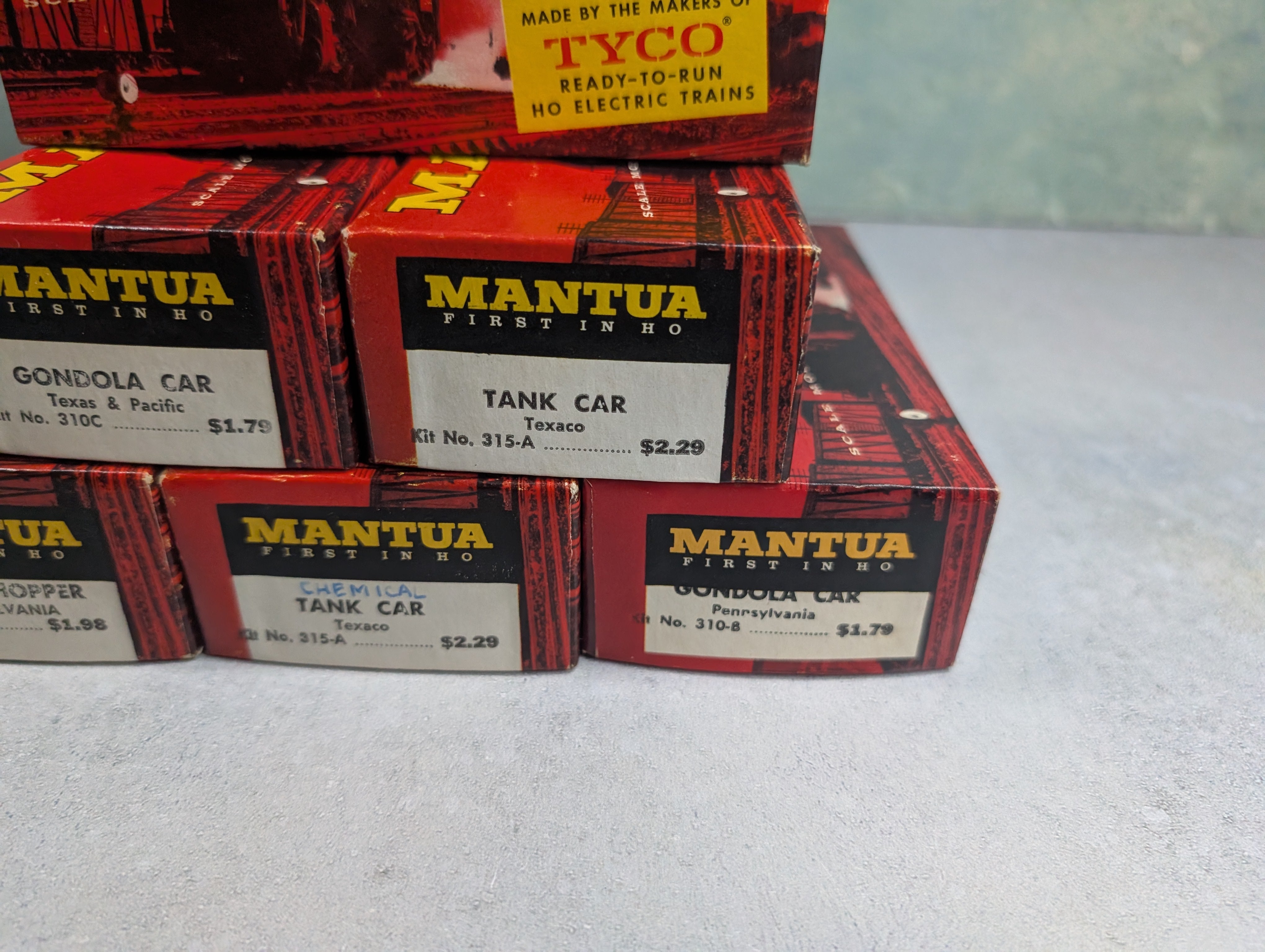 USED Mantua HO Scale Empty Boxes For Storage (6 pcs)