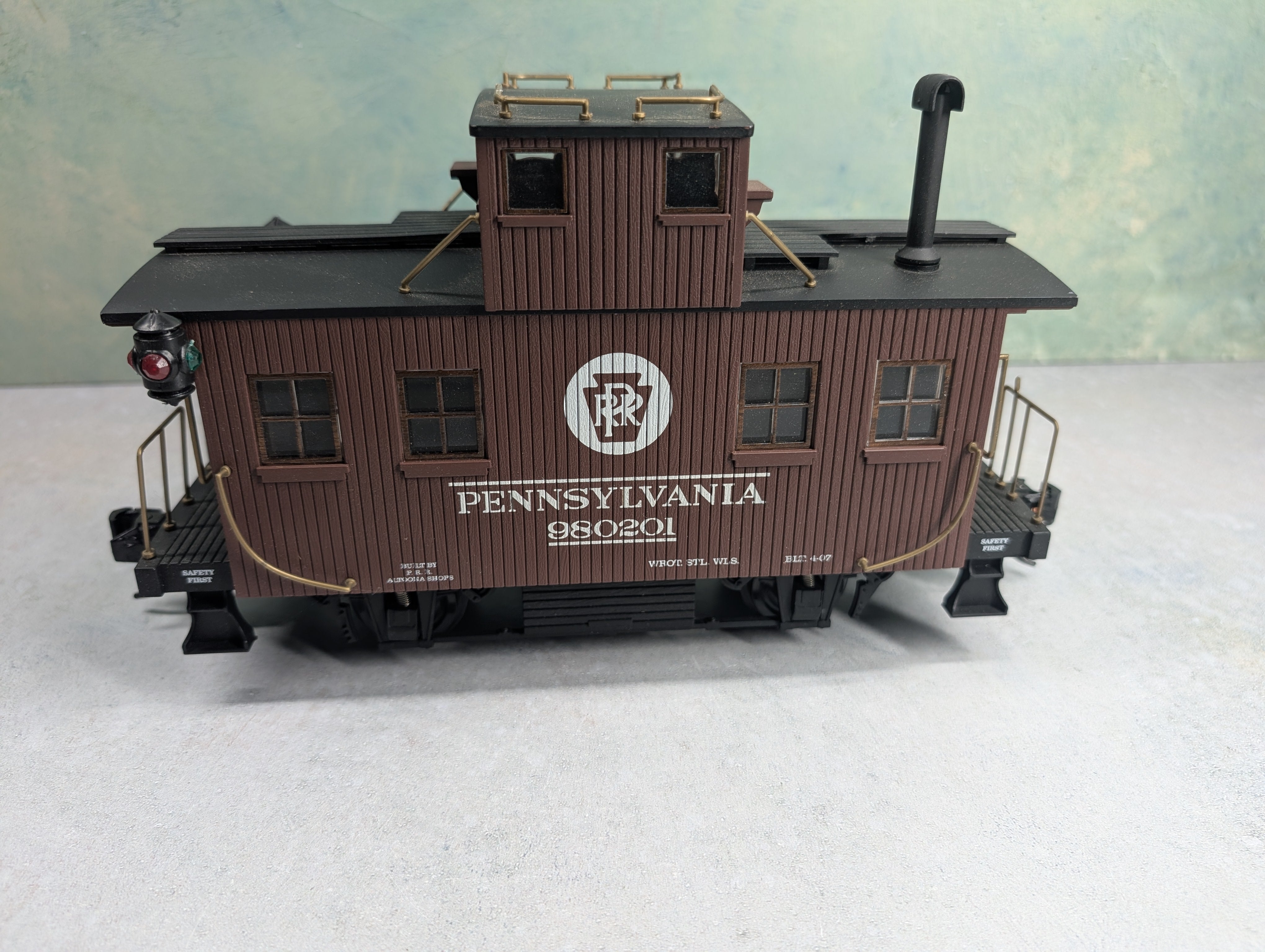 USED Aristo-Craft G Scale Wooden Caboose Pennsylvania #980201 Altoona Shops