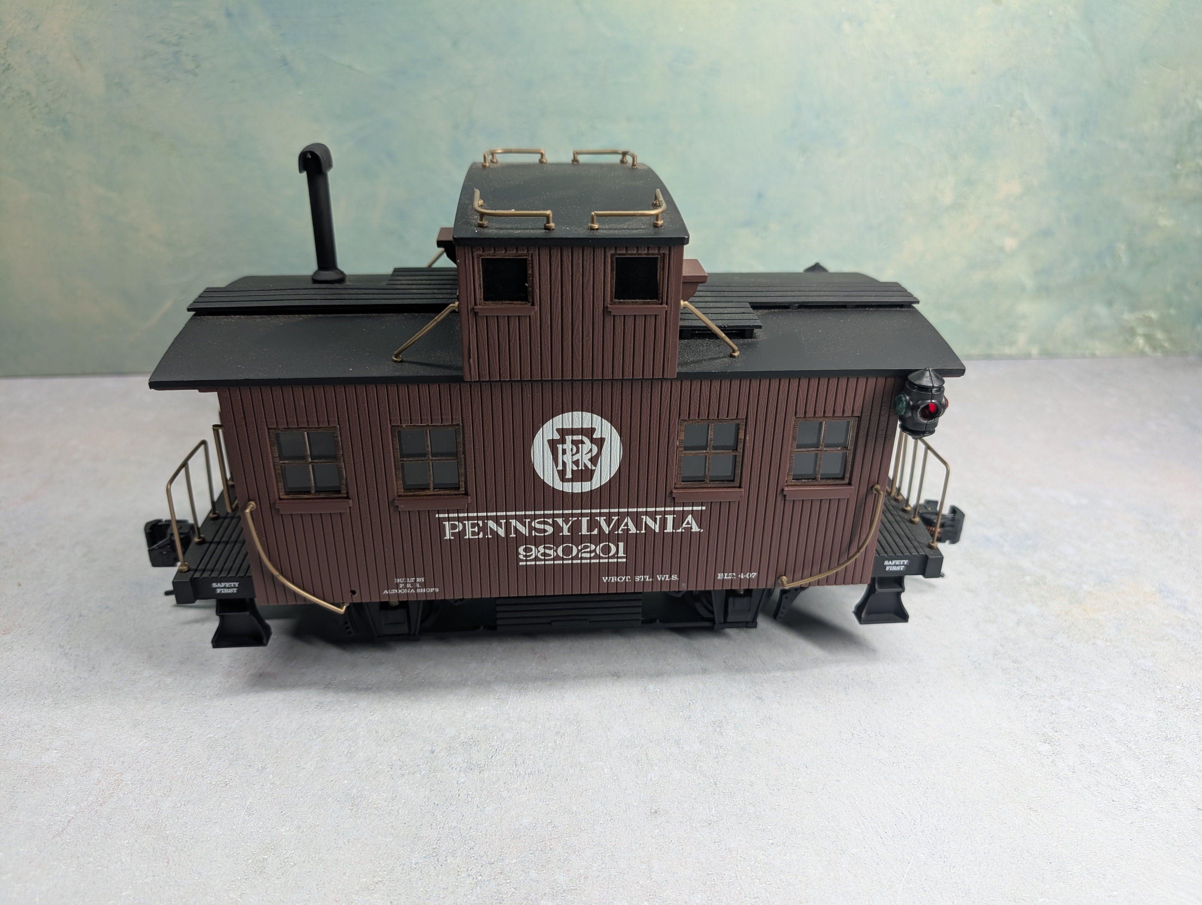 USED Aristo-Craft G Scale Wooden Caboose Pennsylvania #980201 Altoona Shops