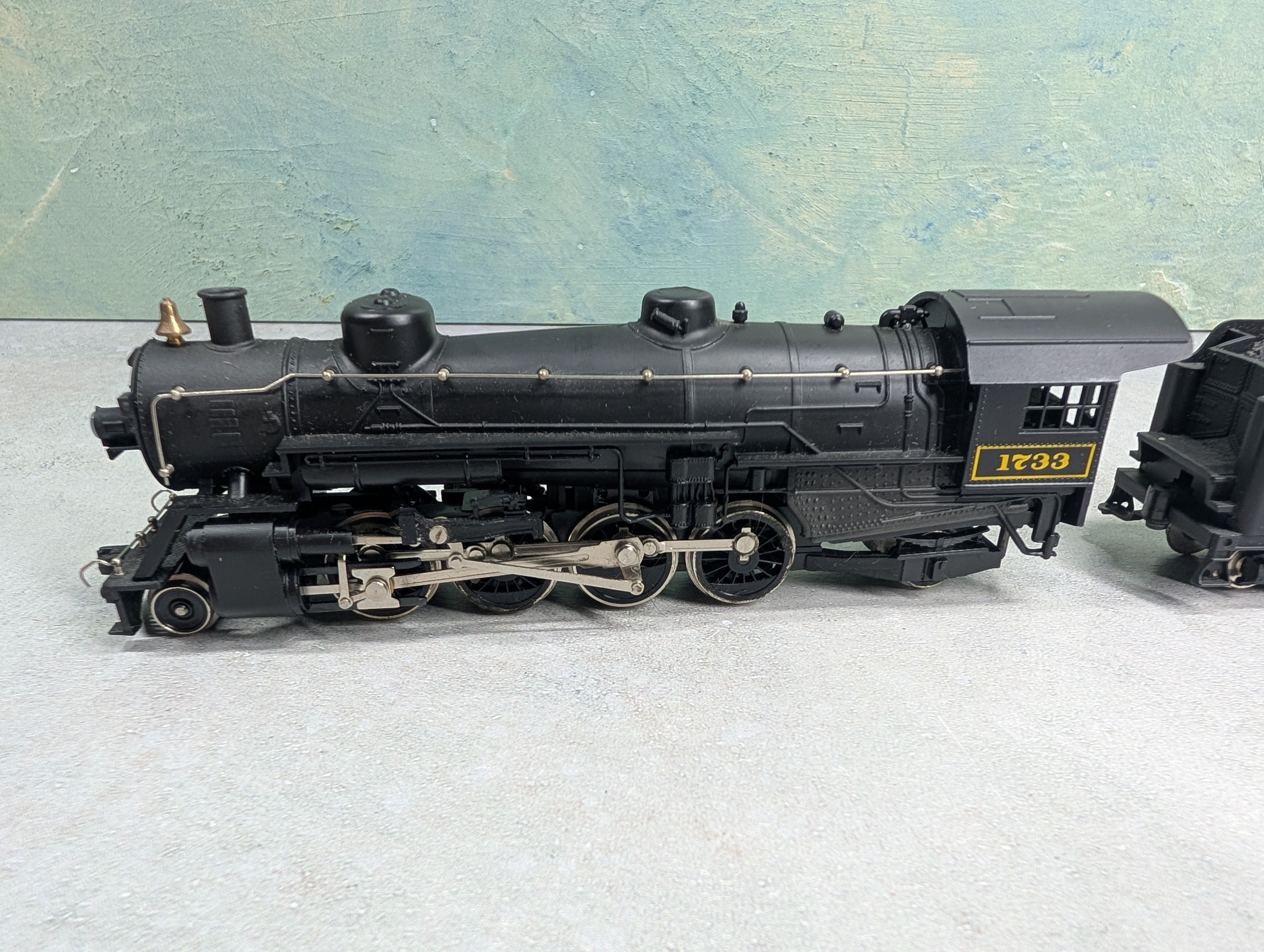 USED IHC M9814 HO Scale 2-8-2 Mikado Steam Locomotive Reading #1733 Runs Great DC