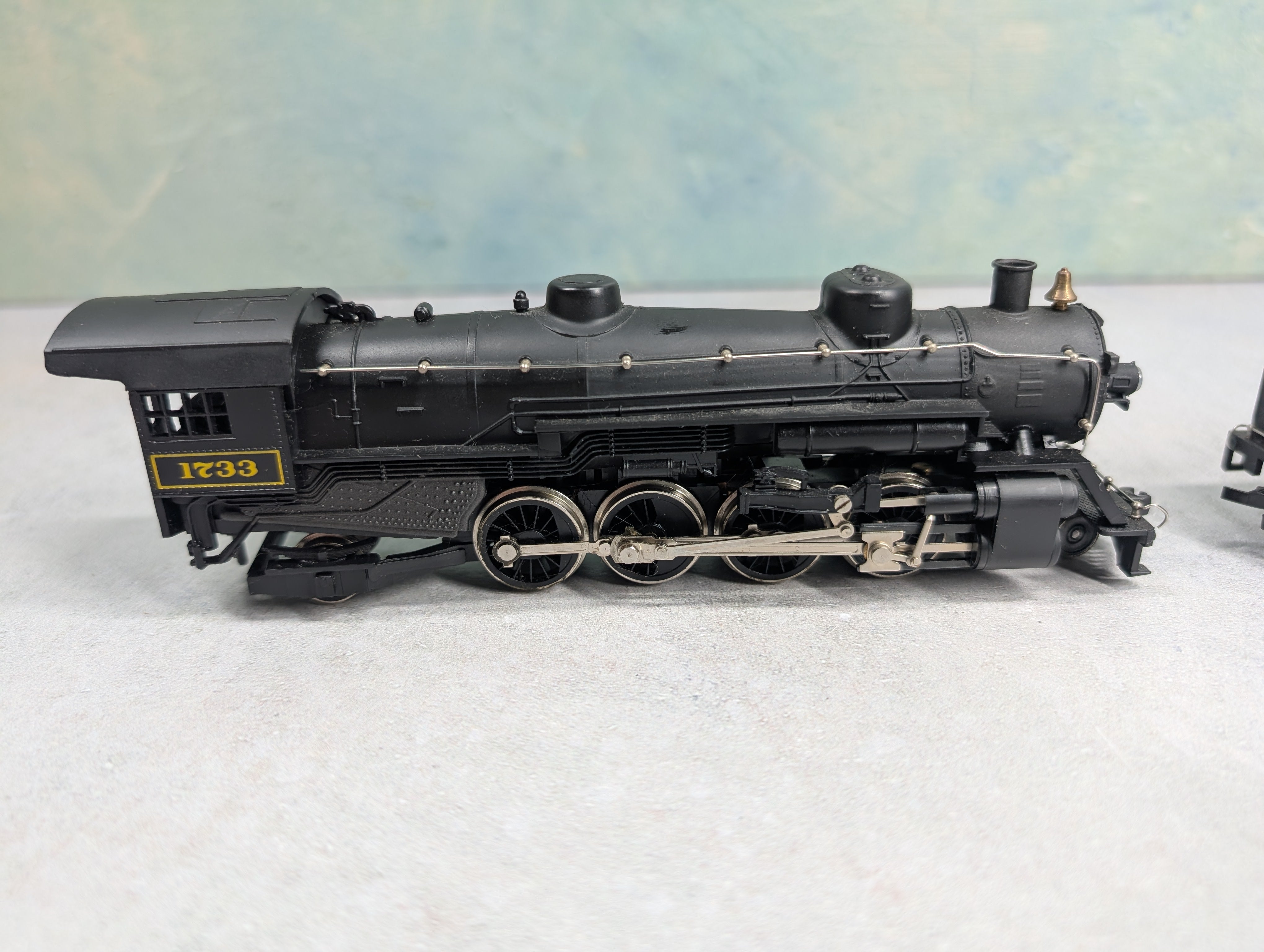 USED IHC M9814 HO Scale 2-8-2 Mikado Steam Locomotive Reading #1733 Runs Great DC