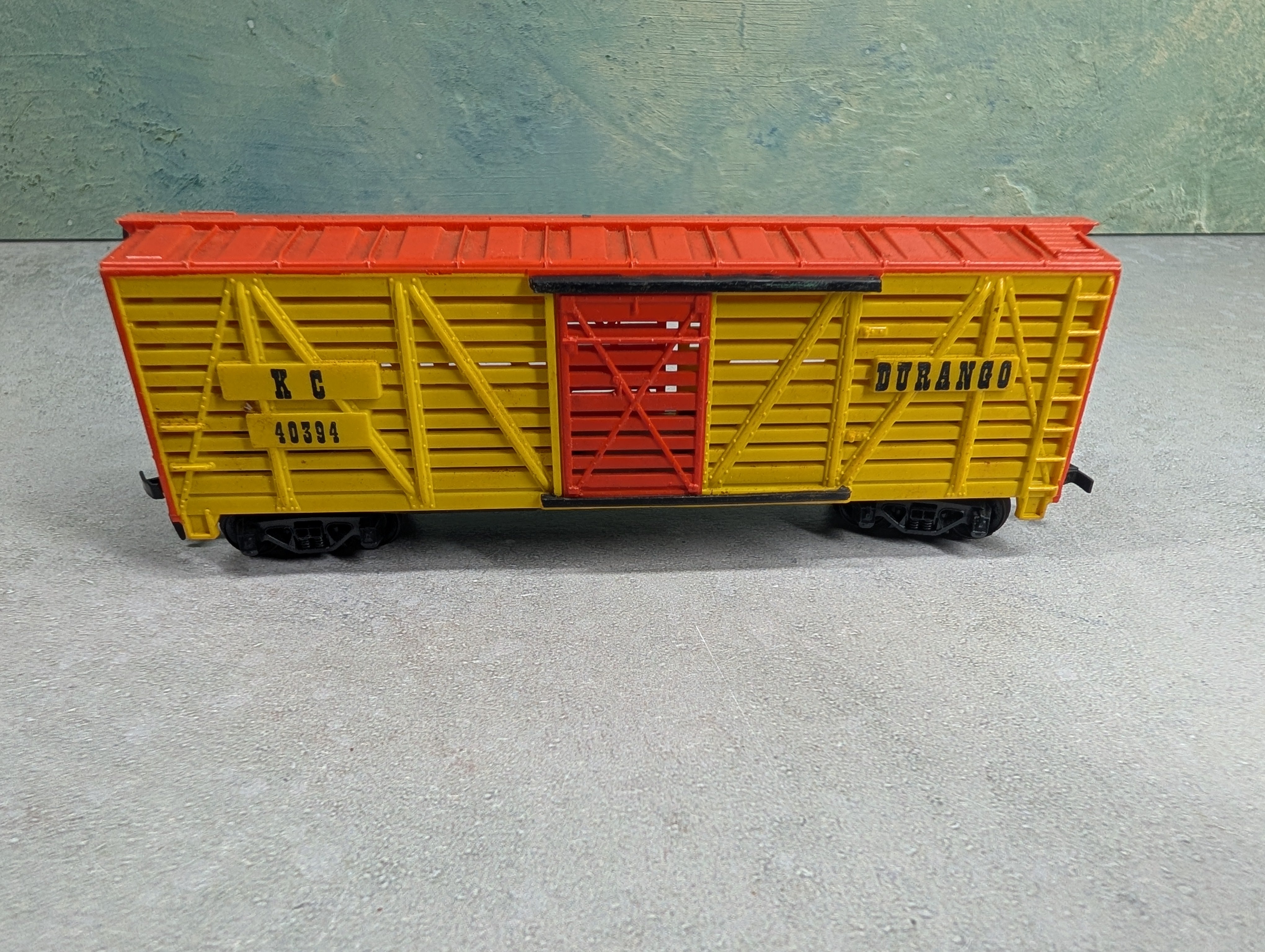 USED Tyco HO Scale Stock Cattle Car Durango KC #40394
