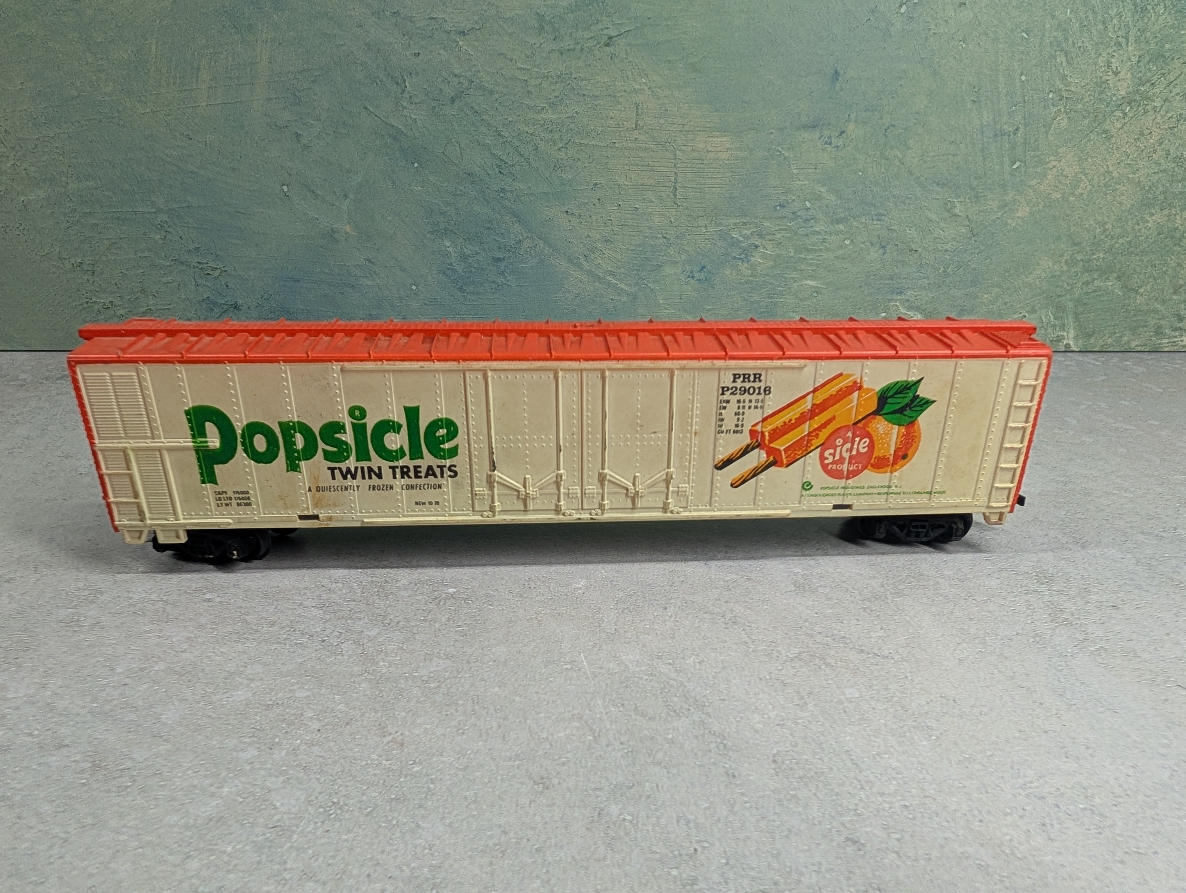 USED Tyco HO Scale 61' Billboard Box Car Popsicle PRR #P29016