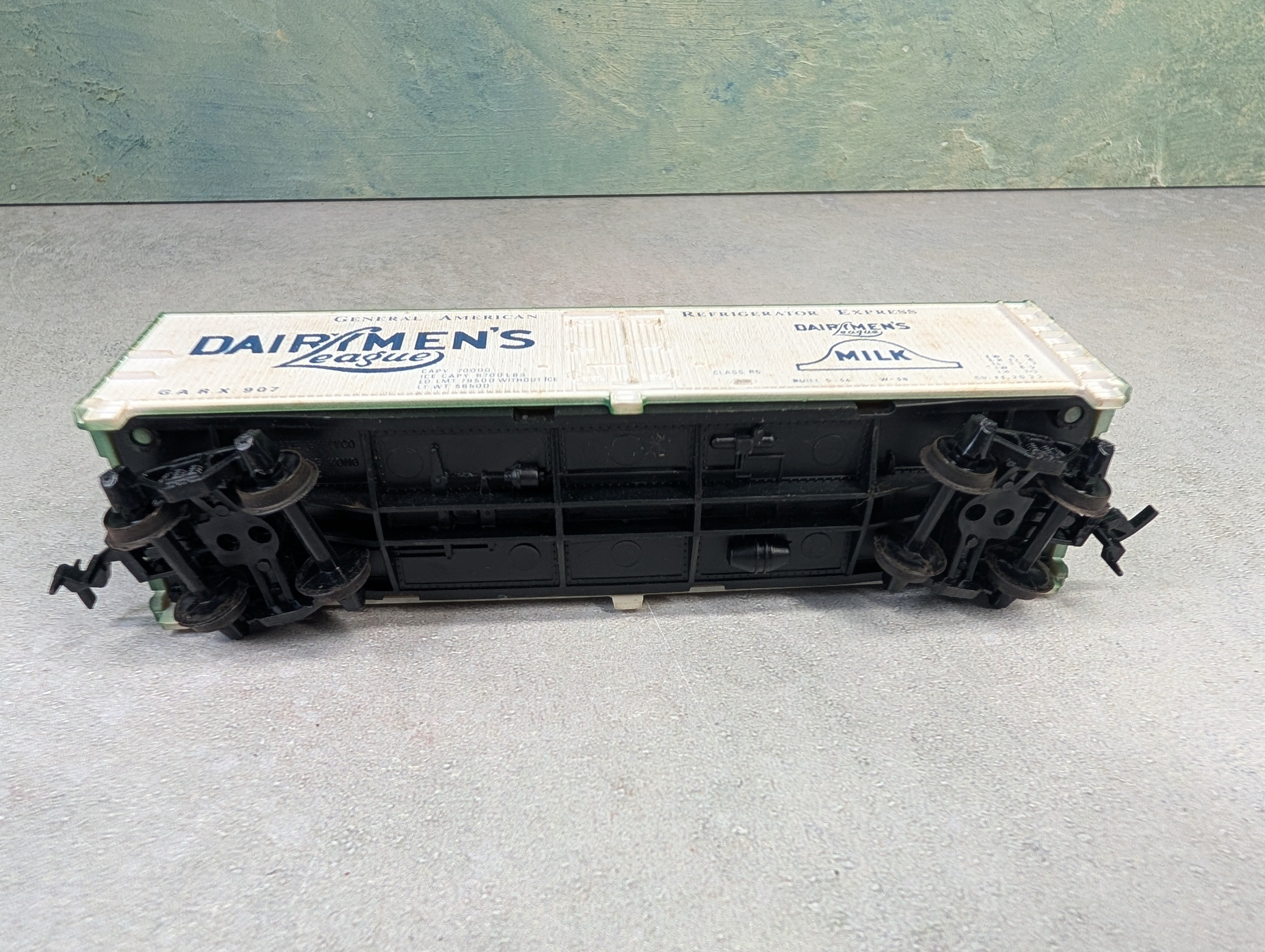 USED Tyco HO Scale Wooden Box Car Dairymen's League GARX #907