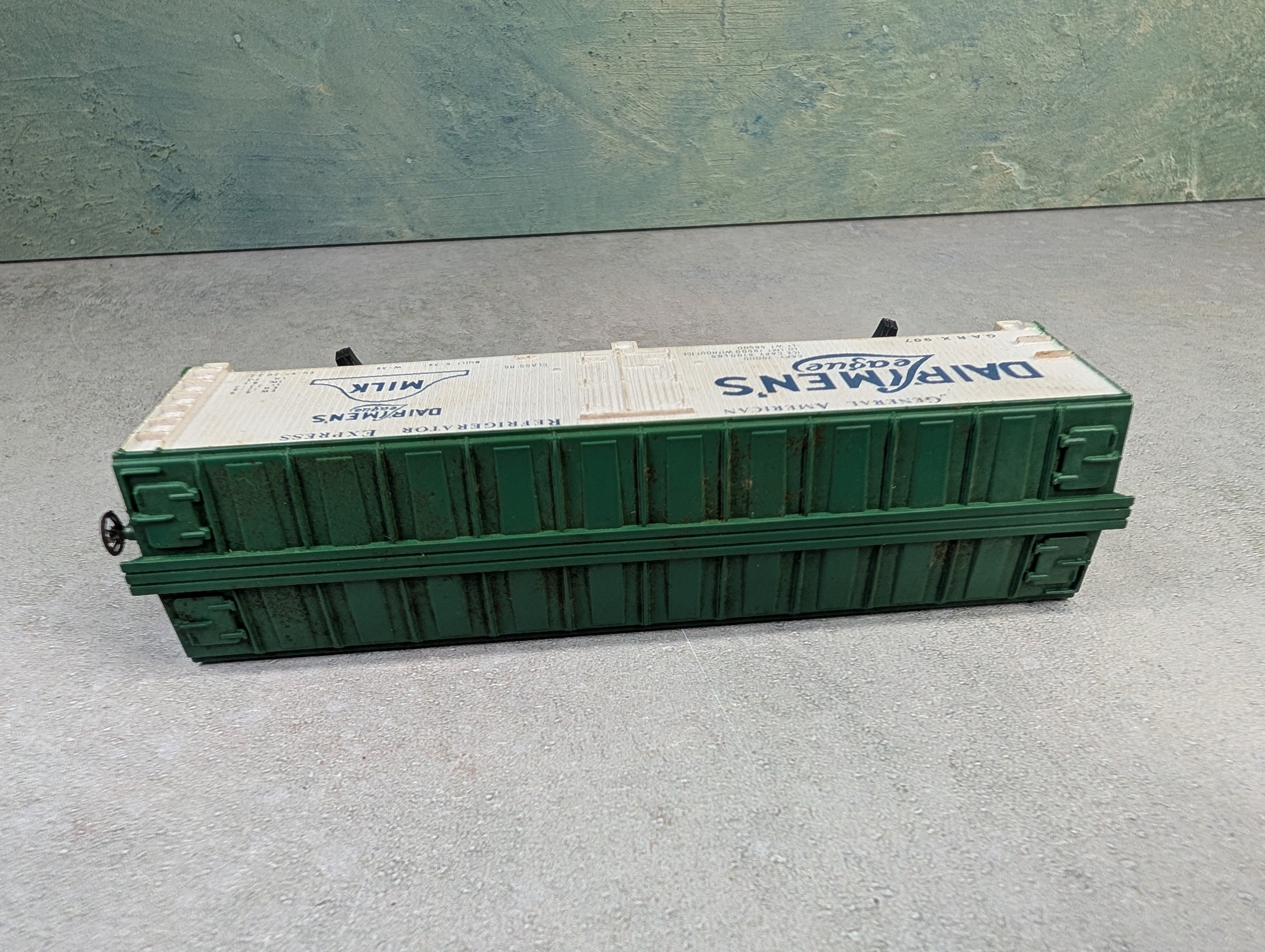 USED Tyco HO Scale Wooden Box Car Dairymen's League GARX #907
