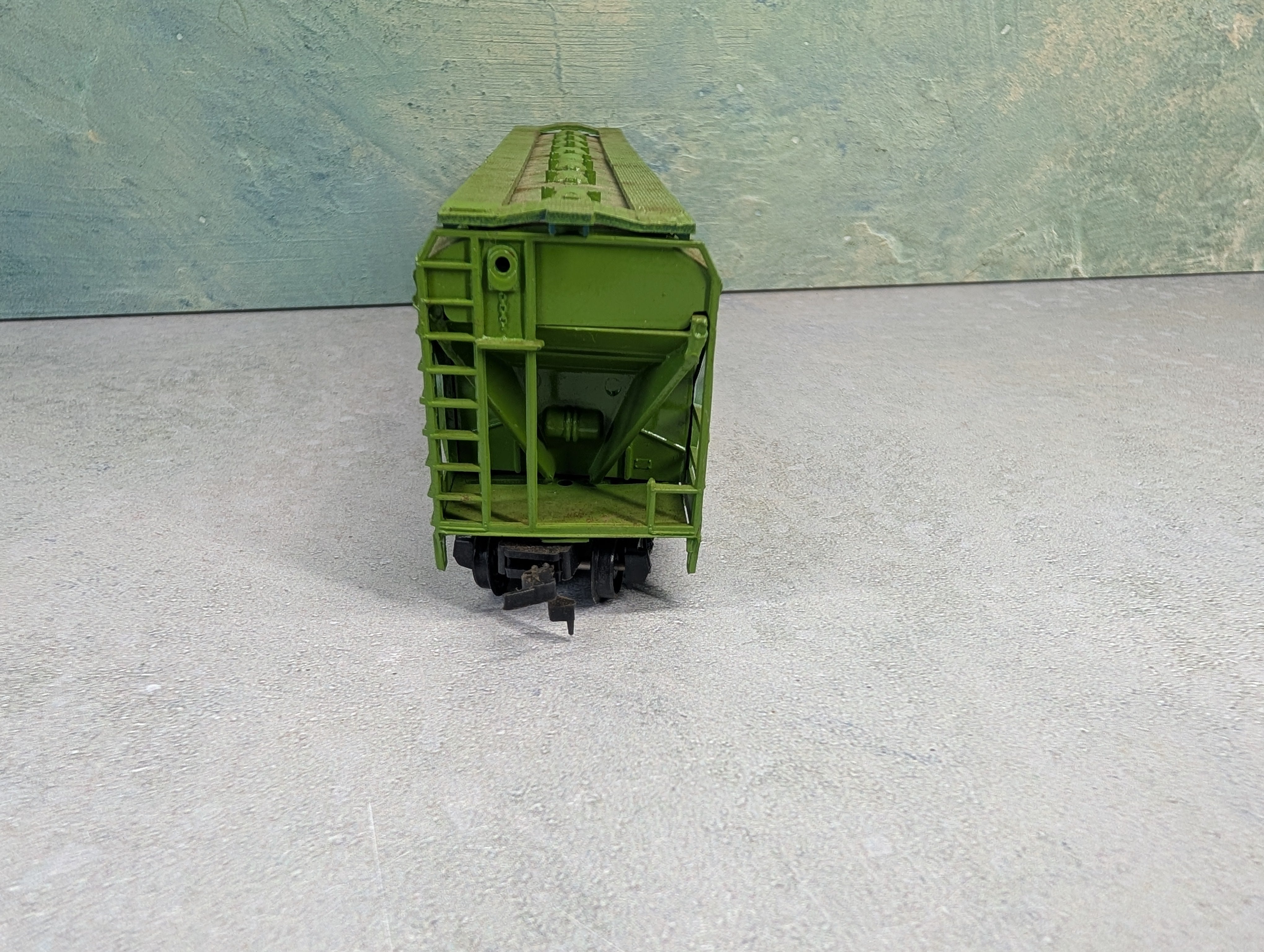USED Bachmann HO Scale ACF Centerflow Covered Hopper Corning NAHX #90404