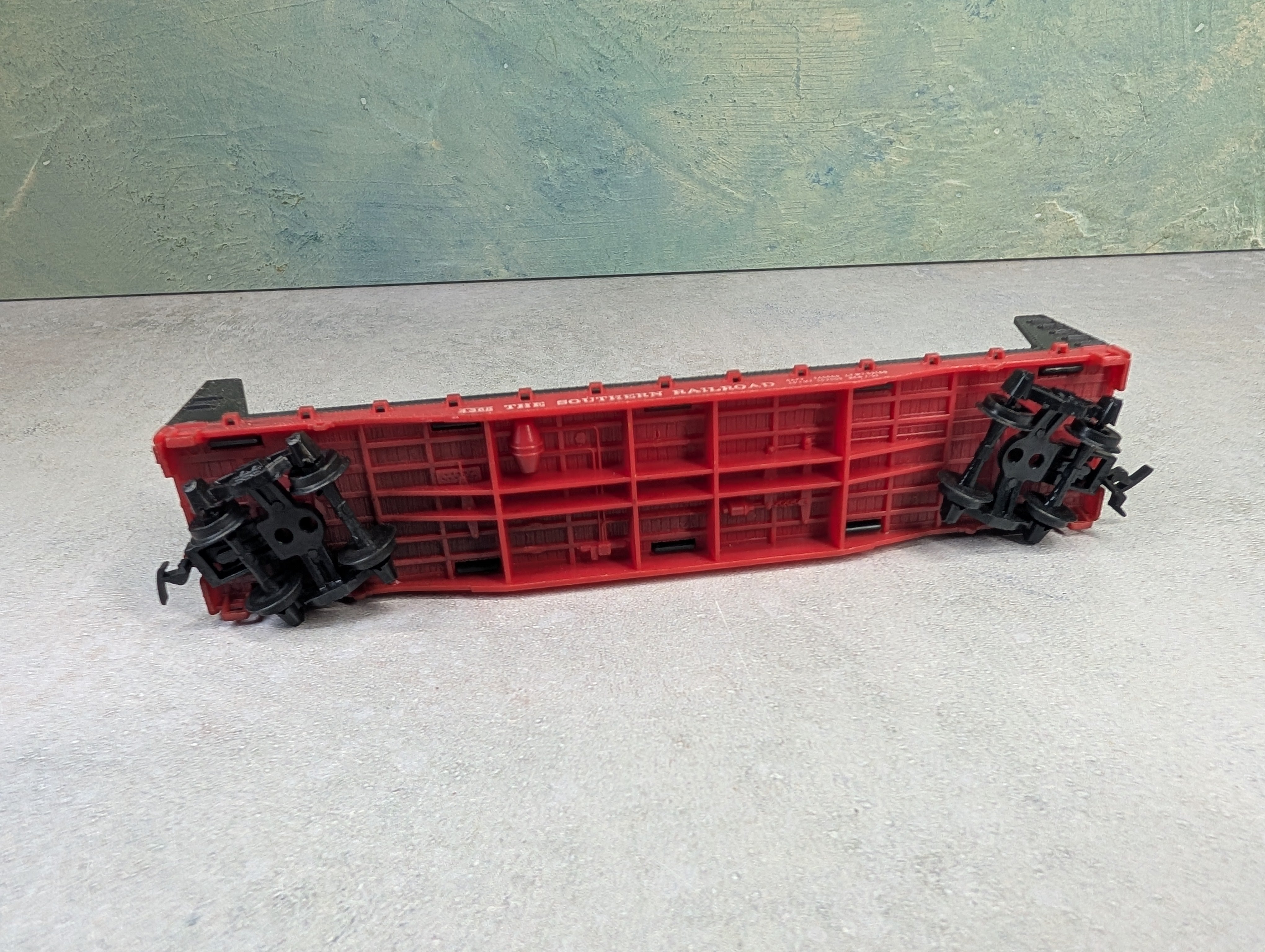 USED Mantua HO Scale Bulkhead Flat Car Southern #4365