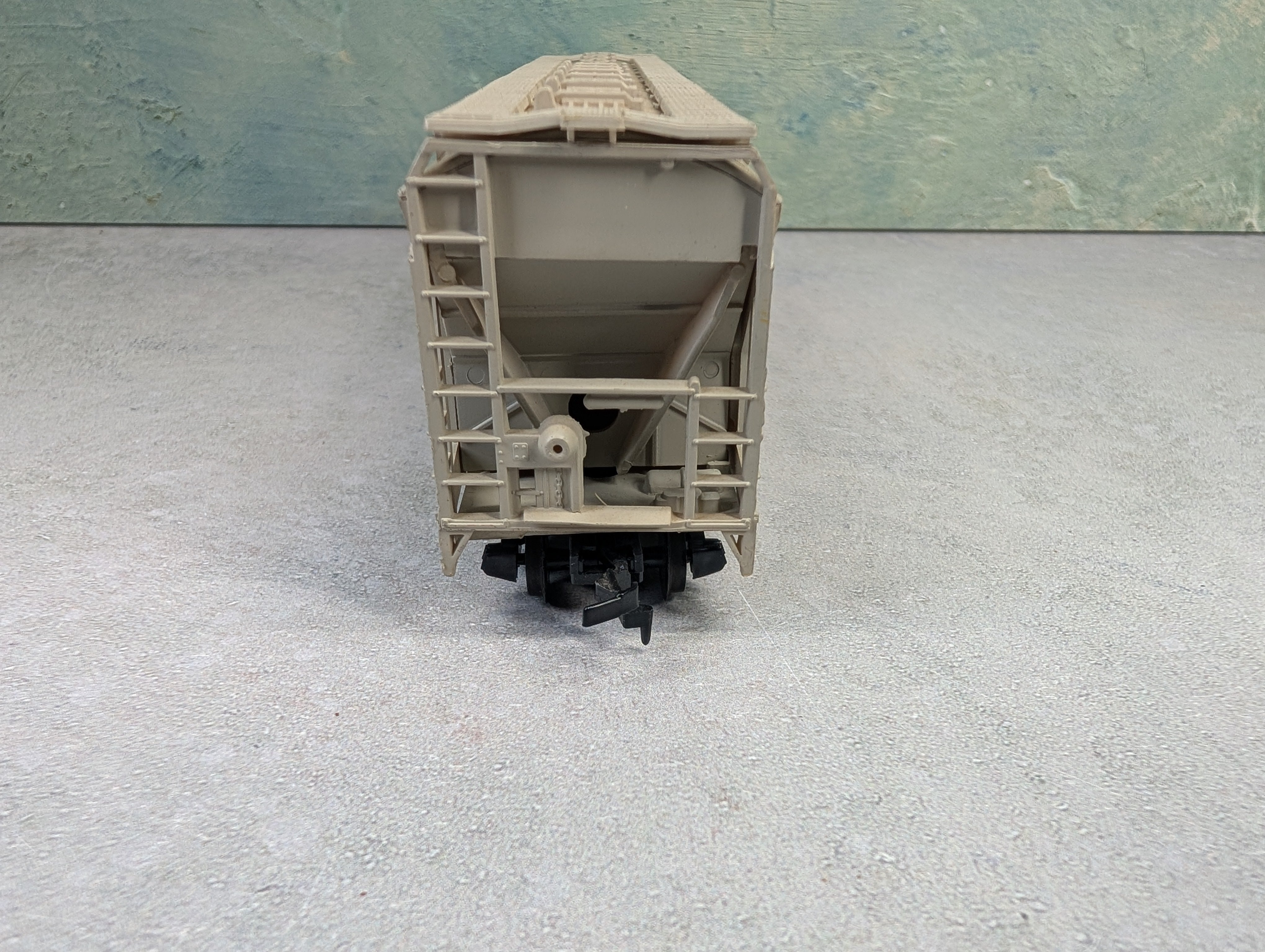 USED Tyco HO Scale ACF Centerflow Covered Hopper Kellogg's ACFB #52311