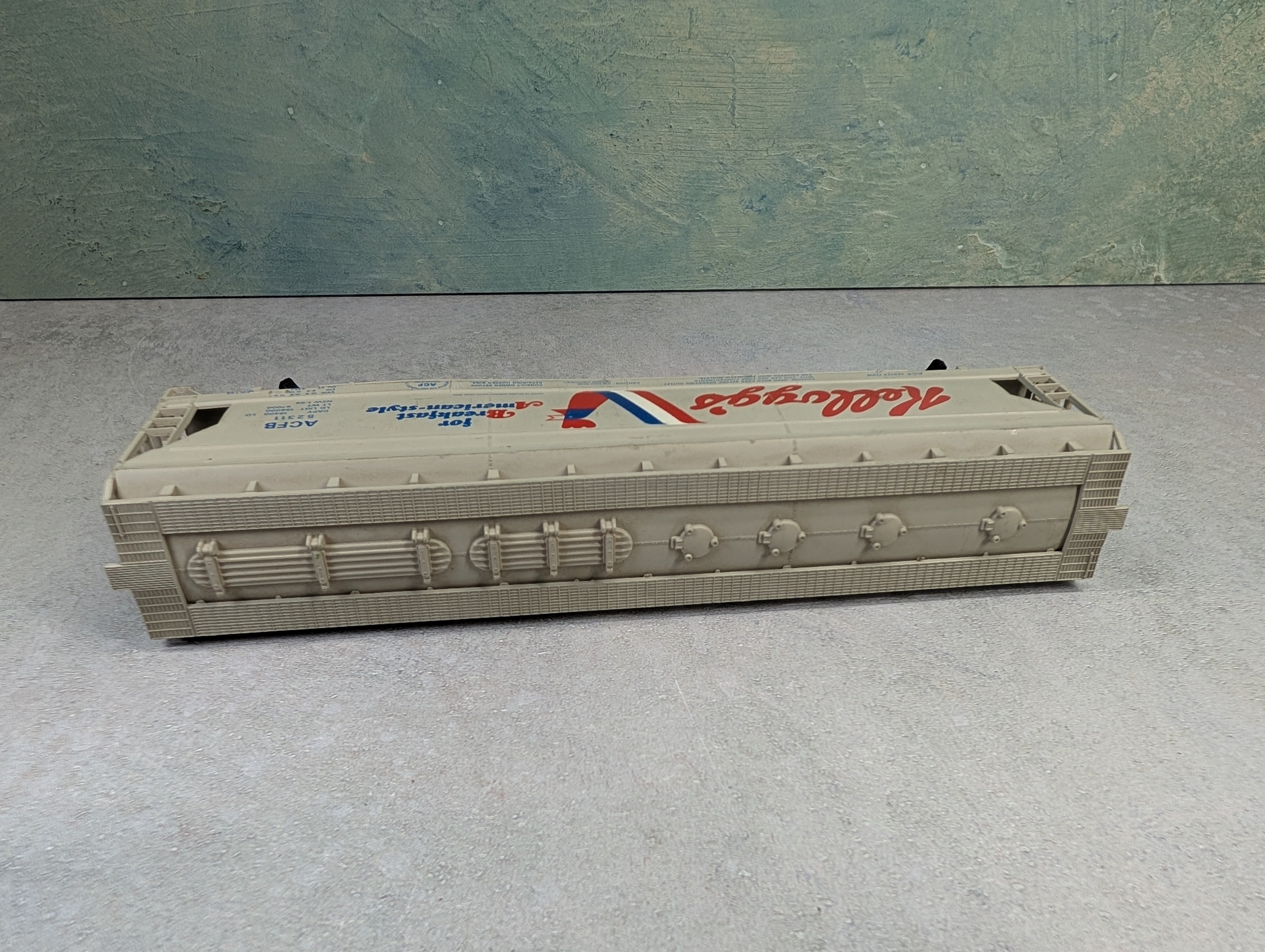 USED Tyco HO Scale ACF Centerflow Covered Hopper Kellogg's ACFB #52311