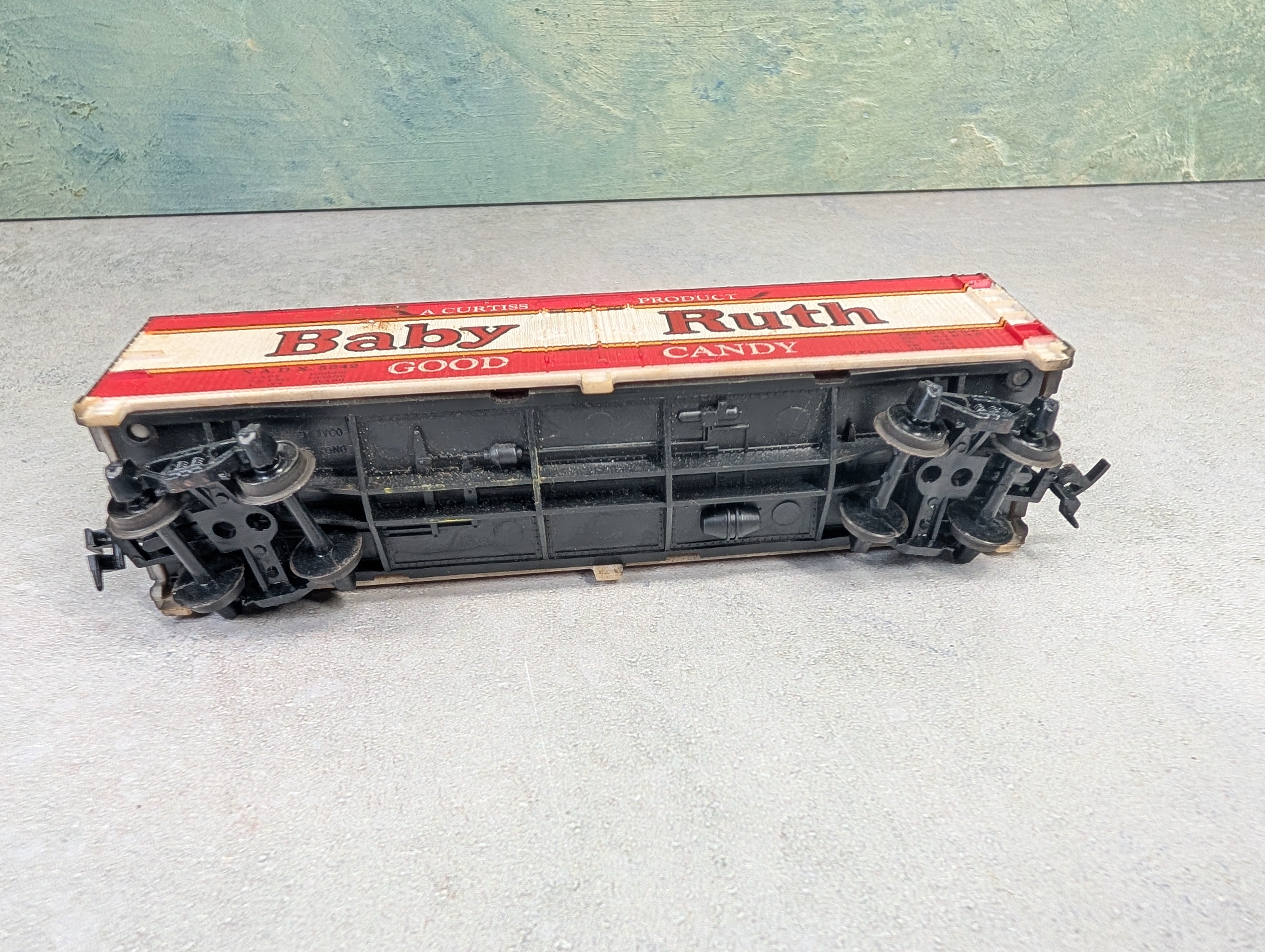 USED Tyco HO Scale Wooden Box Car Baby Ruth NADX #5342