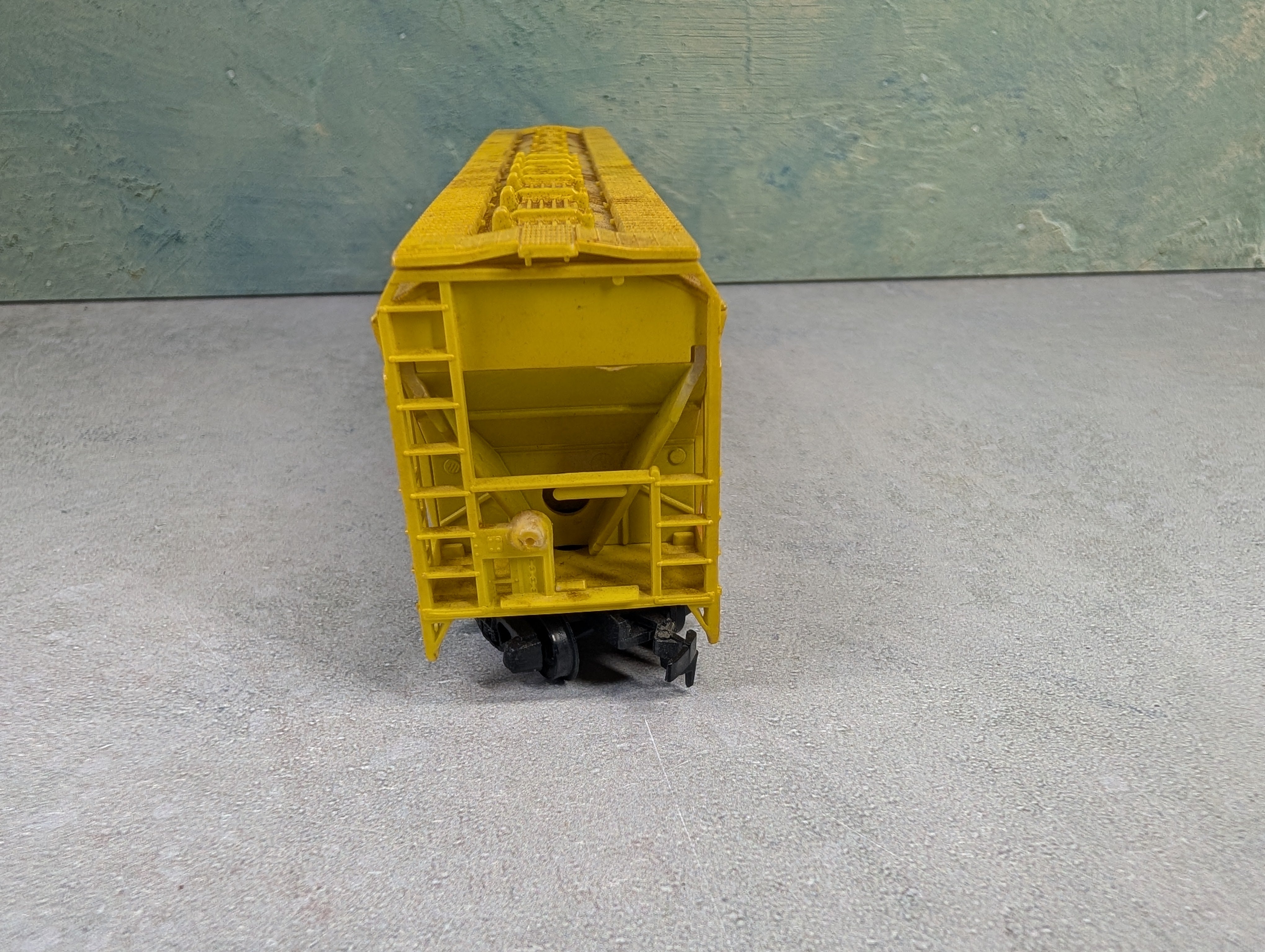 USED Tyco HO Scale ACF Centerflow Covered Hopper Old Dutch Cleanser ACFX #173402