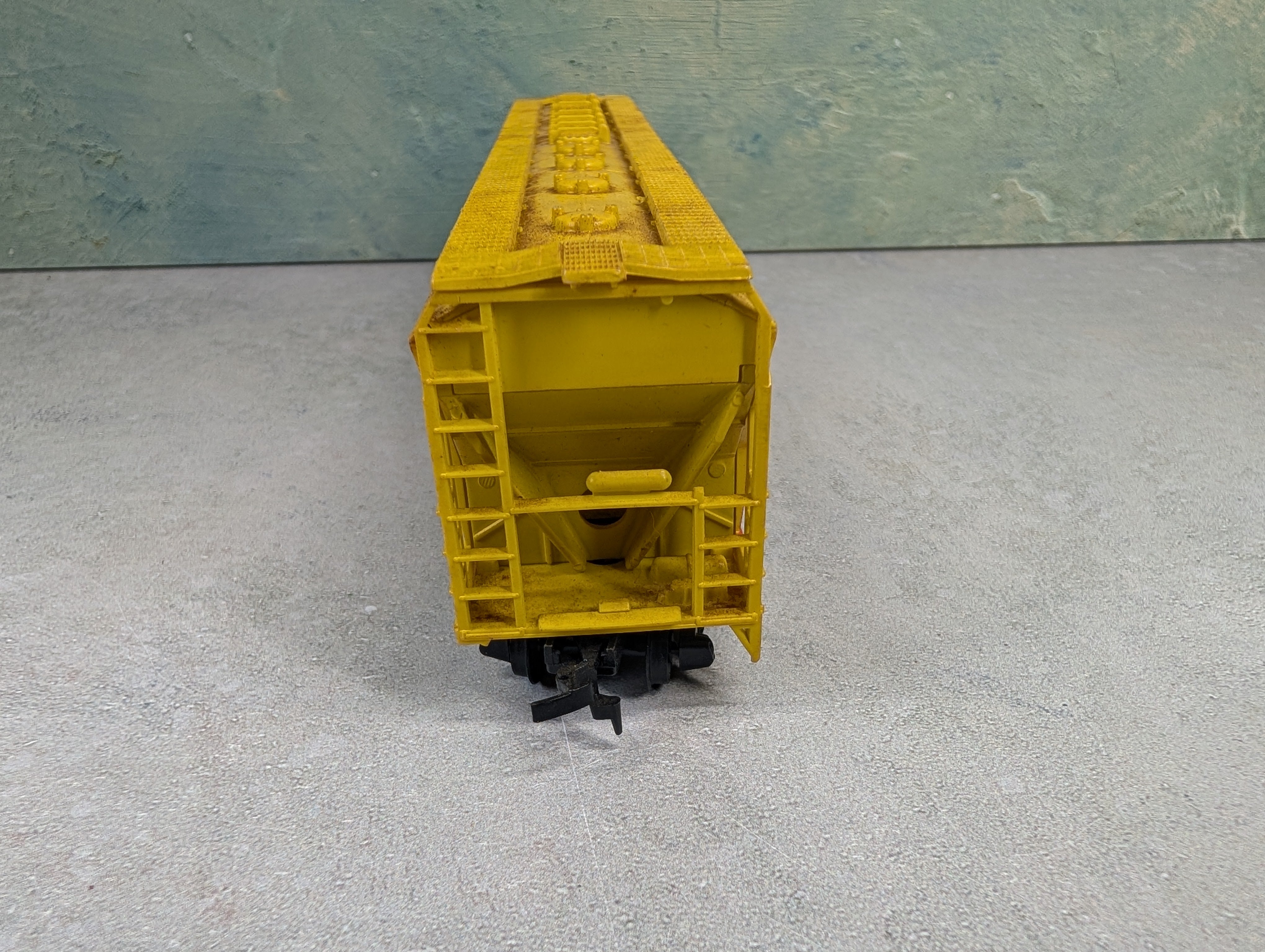 USED Tyco HO Scale ACF Centerflow Covered Hopper Old Dutch Cleanser ACFX #173402
