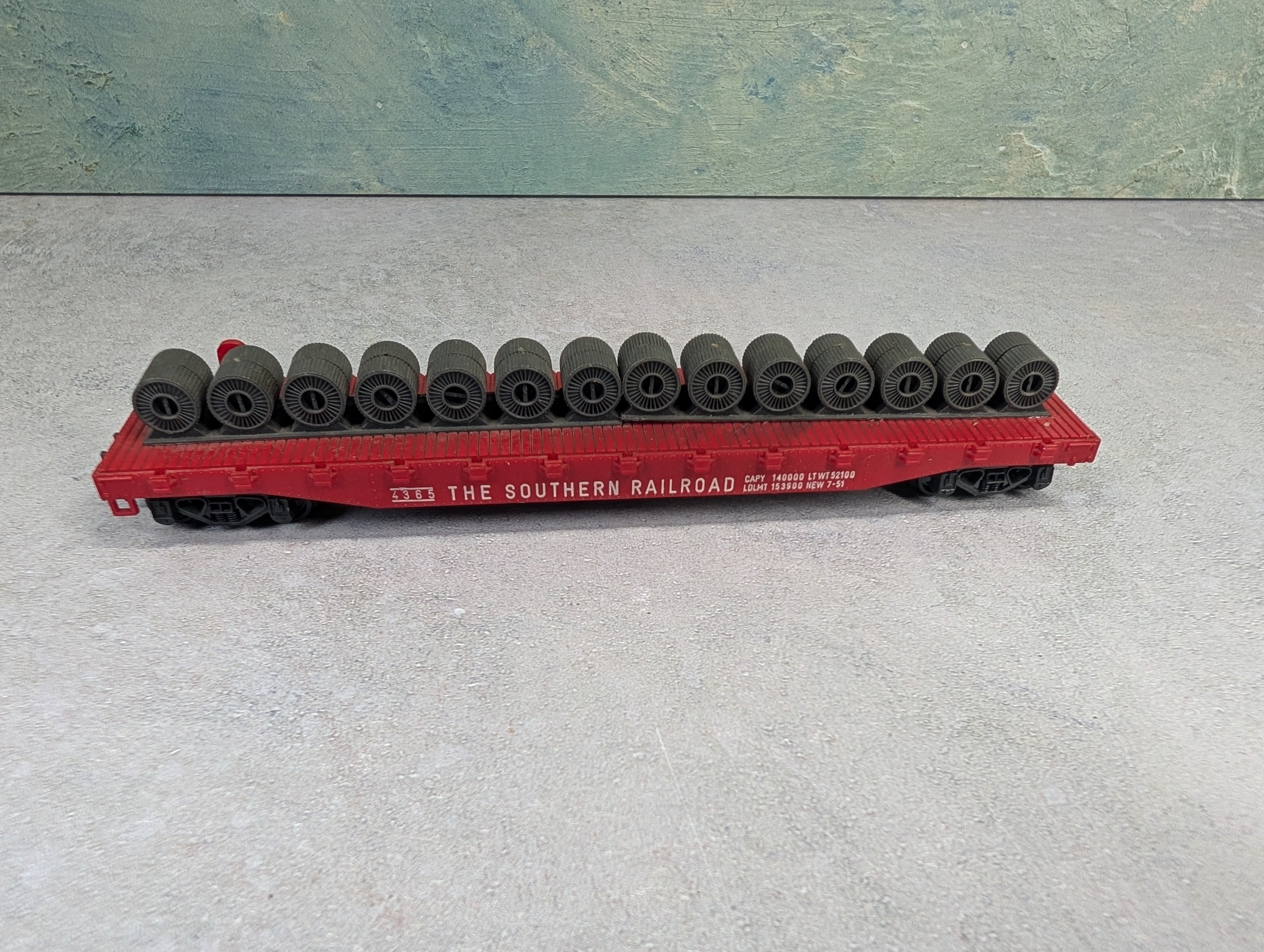 USED HO Scale Flat Car w/ Load Southern #4365
